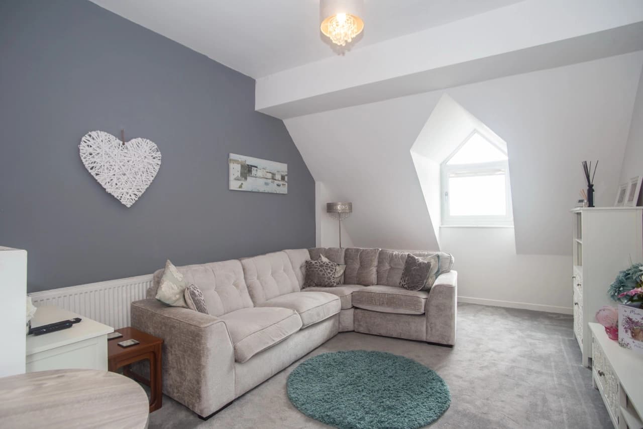 property photo 4 of 24