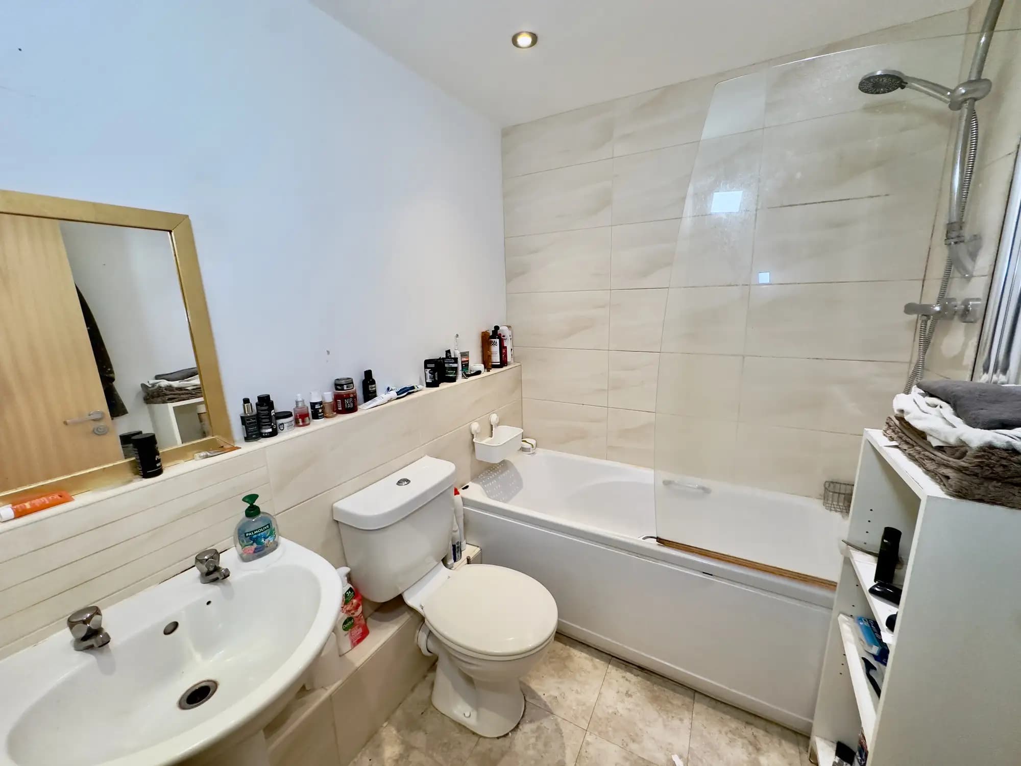 property photo 4 of 10