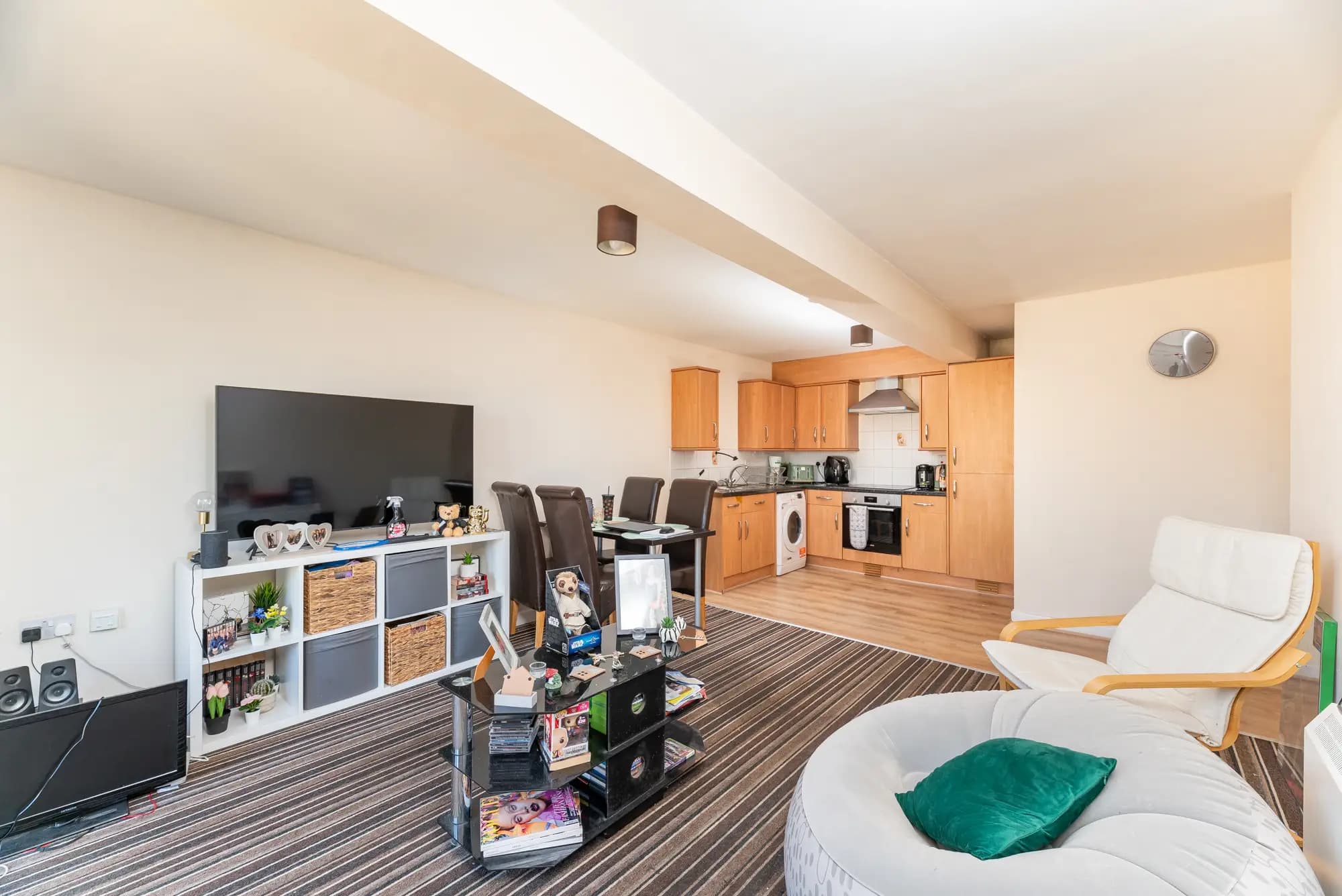 property photo 4 of 28