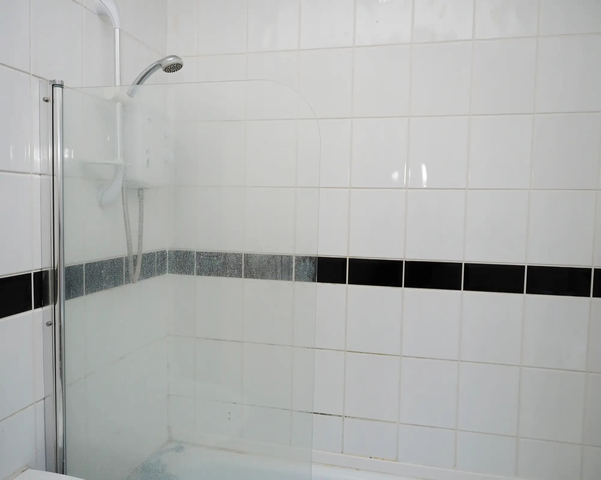property photo 9 of 19