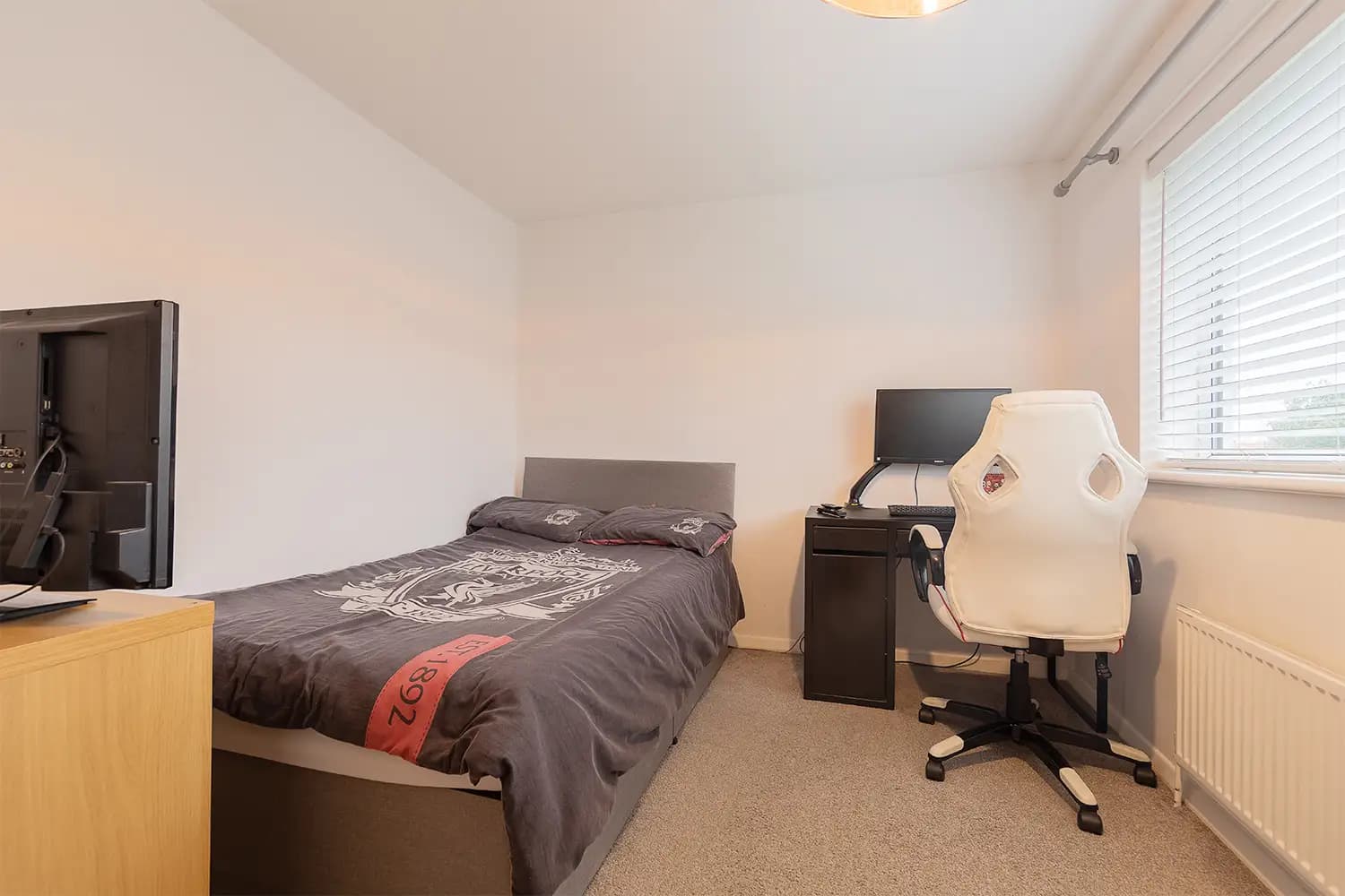 property photo 12 of 17