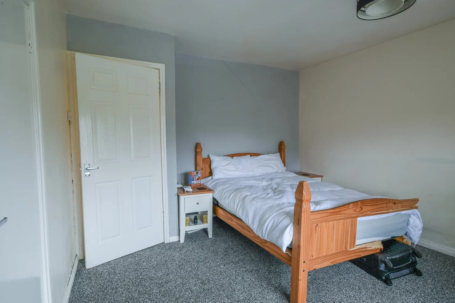 property photo 8 of 15