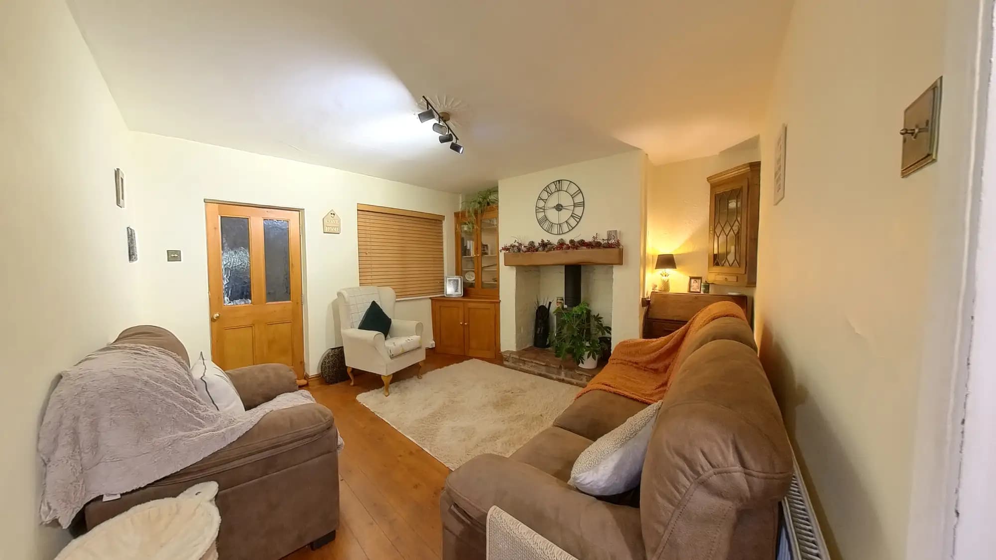 property photo 5 of 30