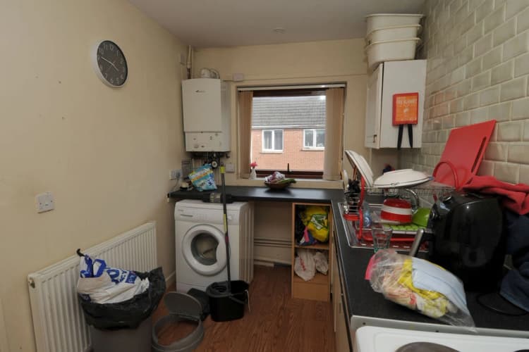 property photo 5 of 13