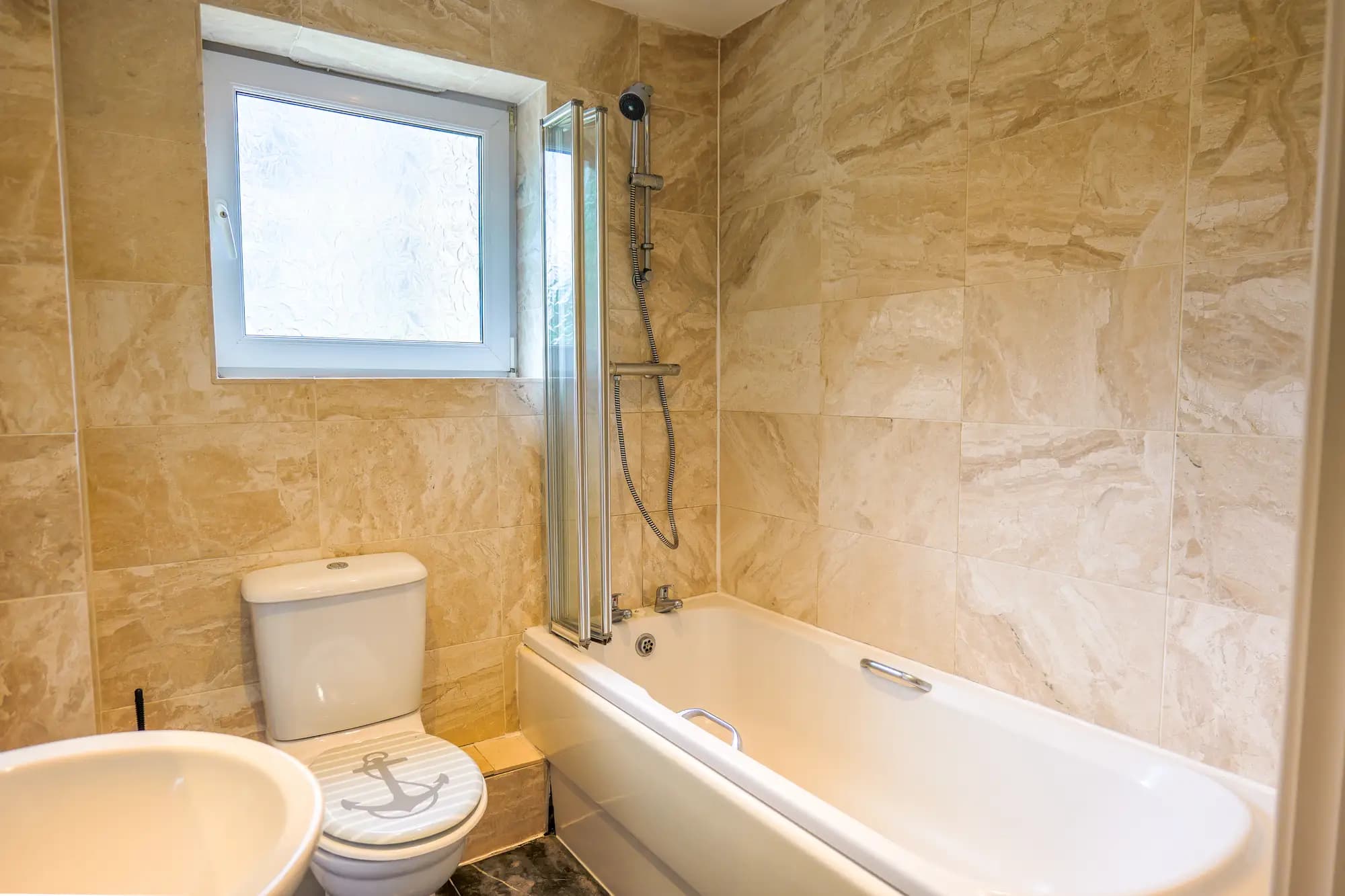 property photo 4 of 13