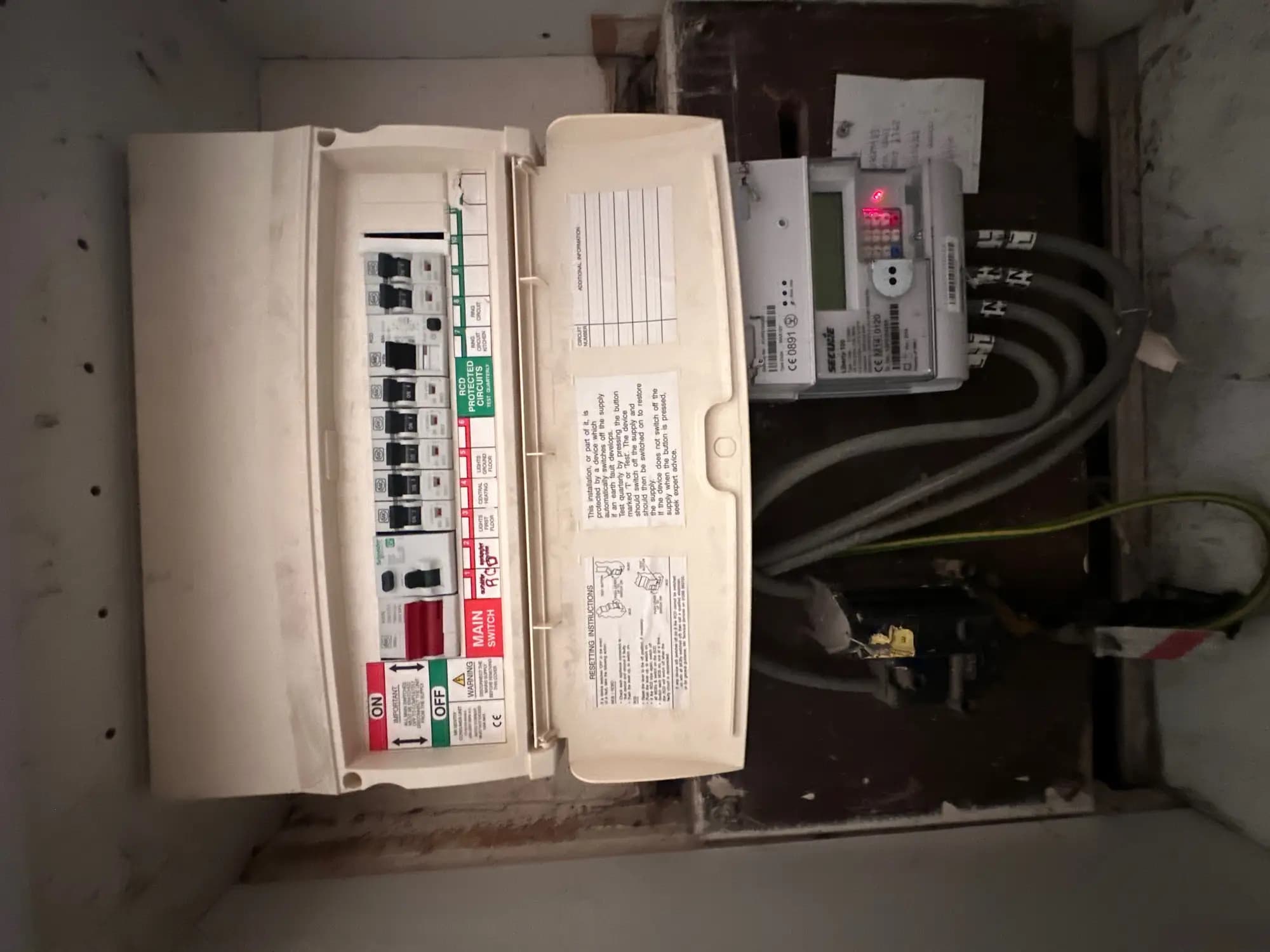 property photo 14 of 19