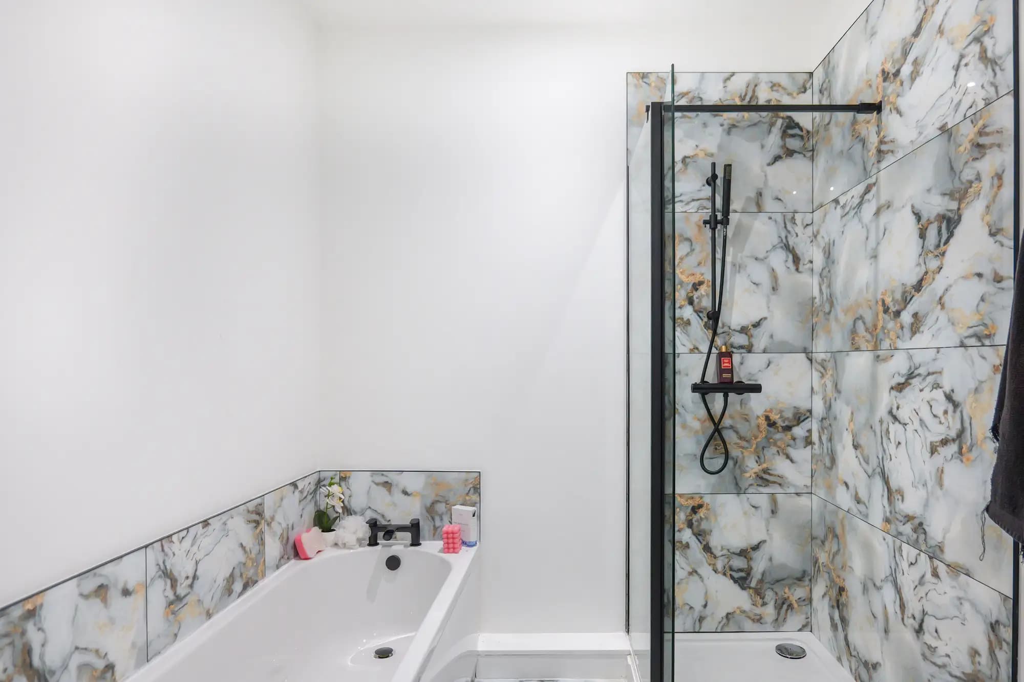 property photo 5 of 15