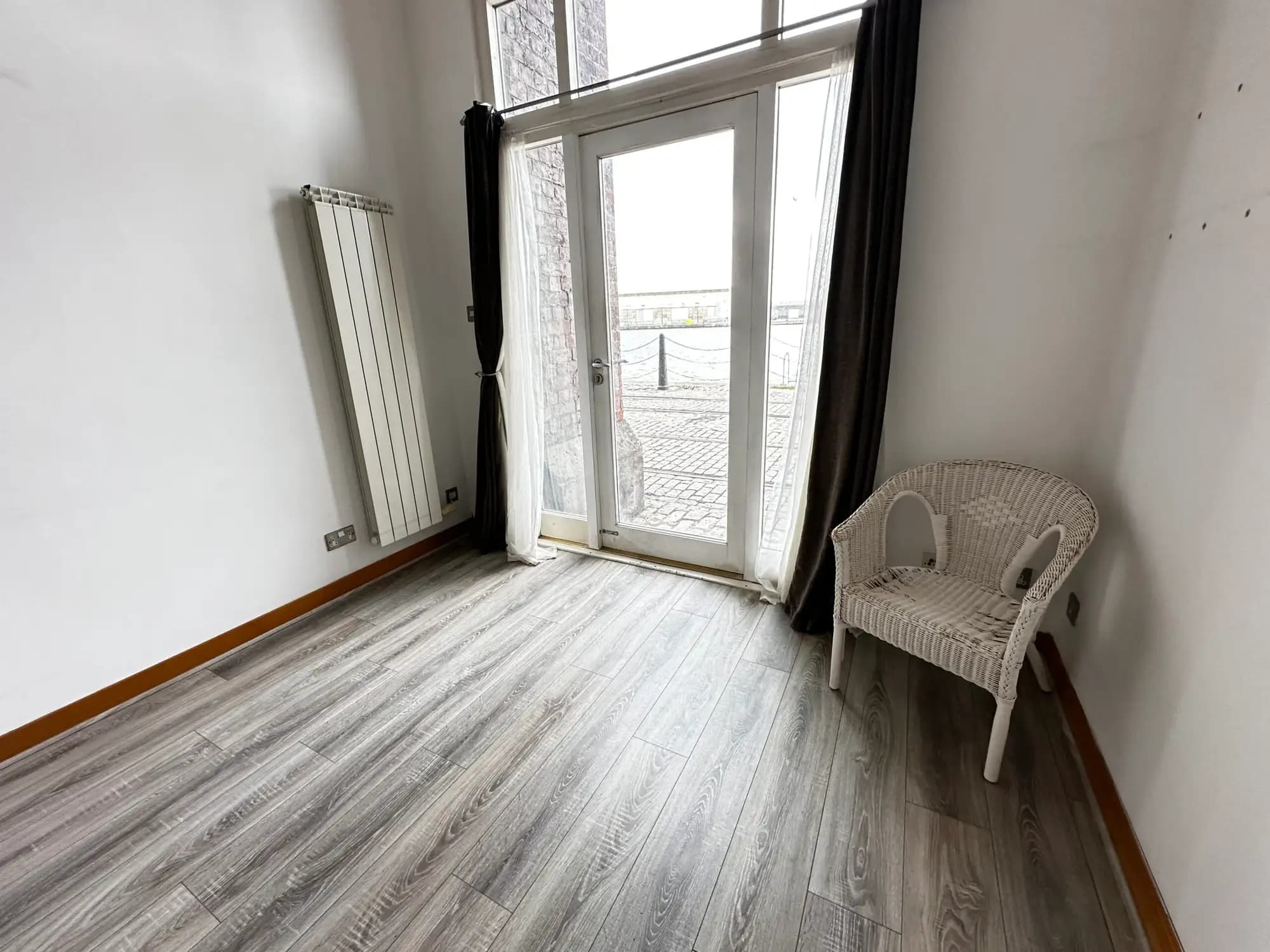 property photo 9 of 21