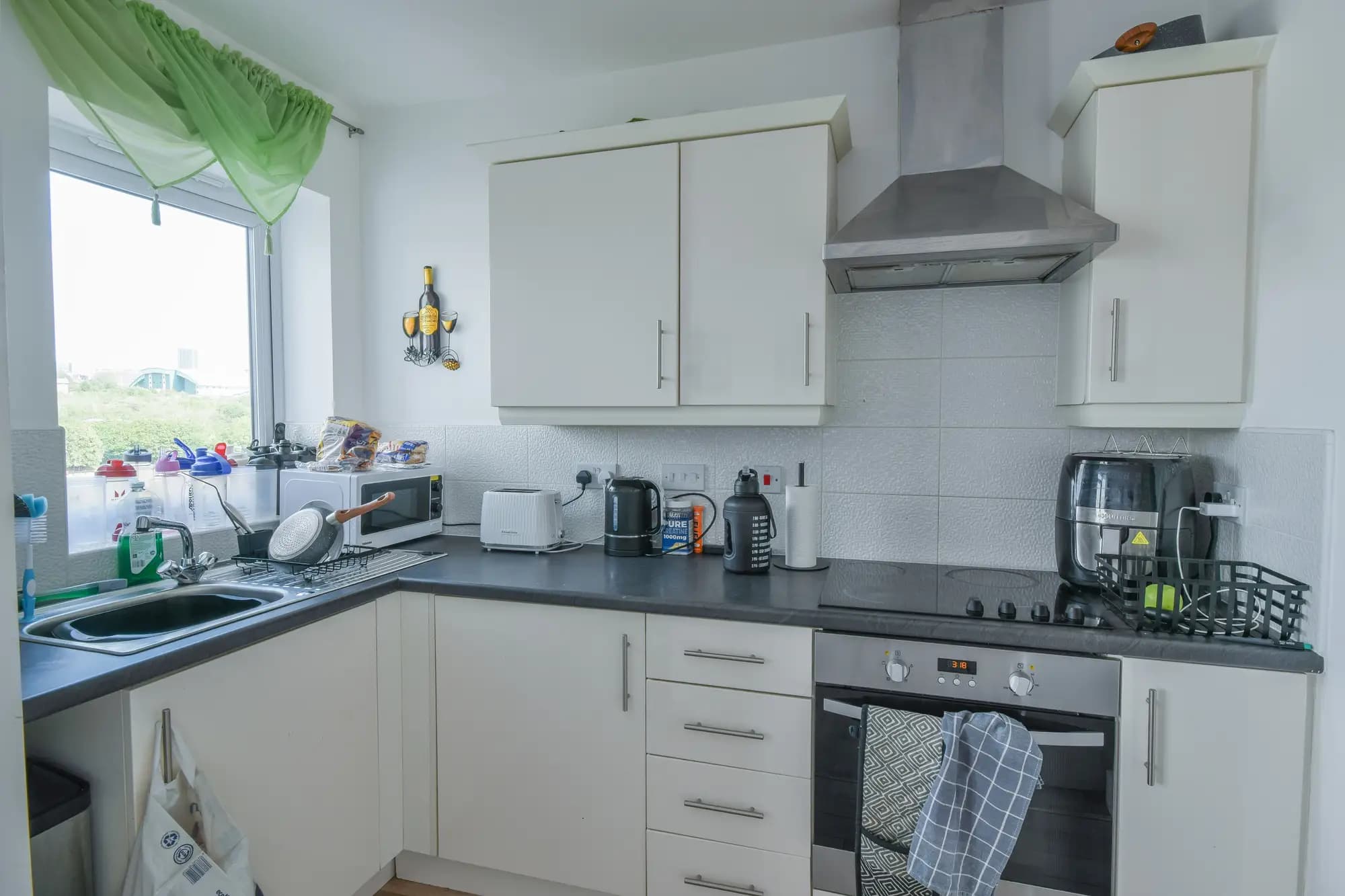 property photo 6 of 18