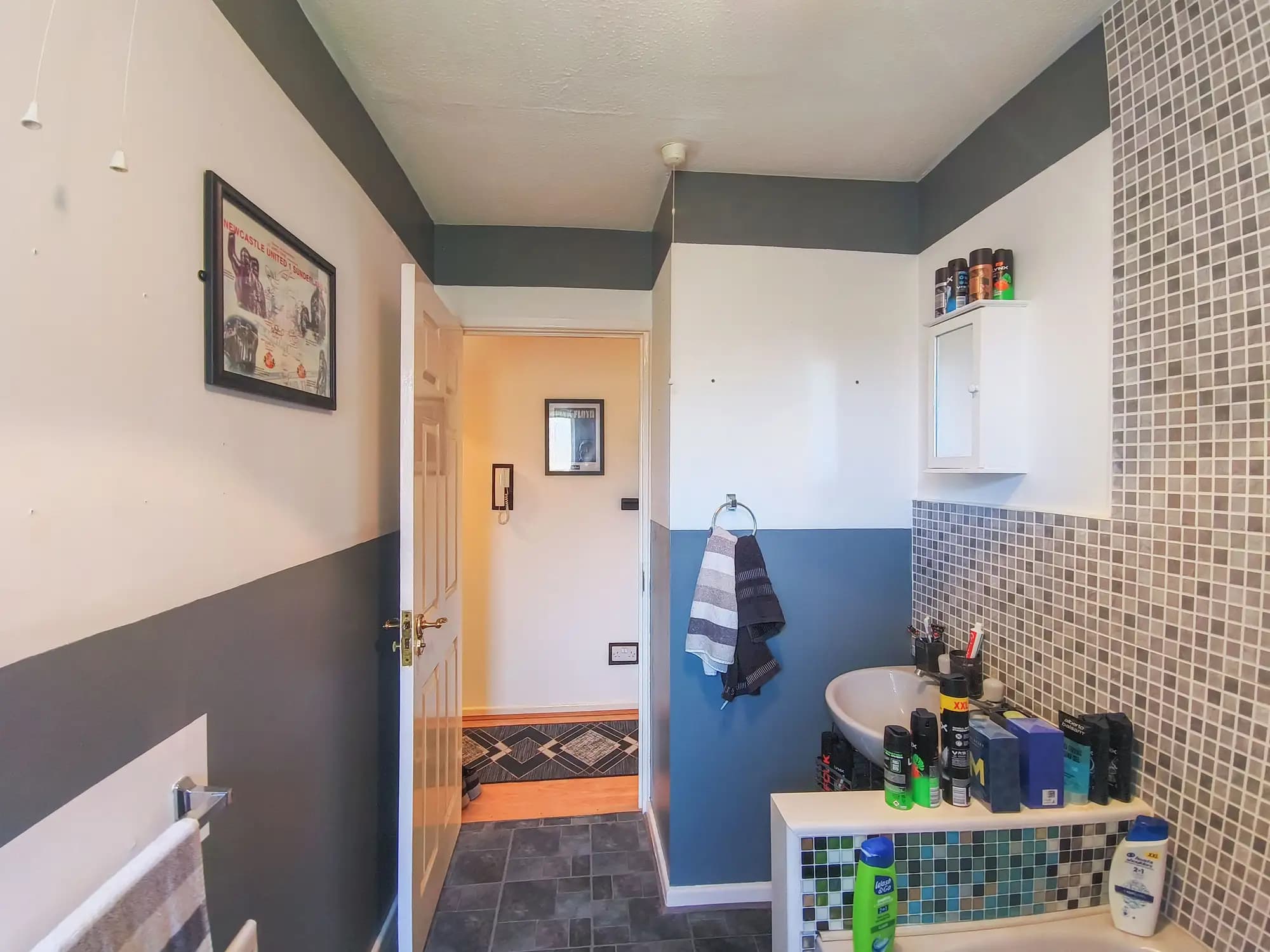 property photo 7 of 15