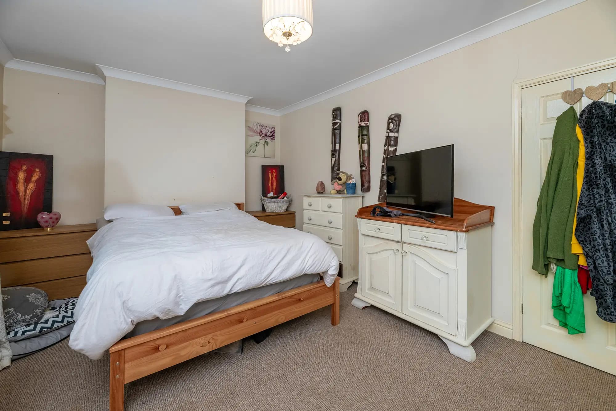 property photo 18 of 32