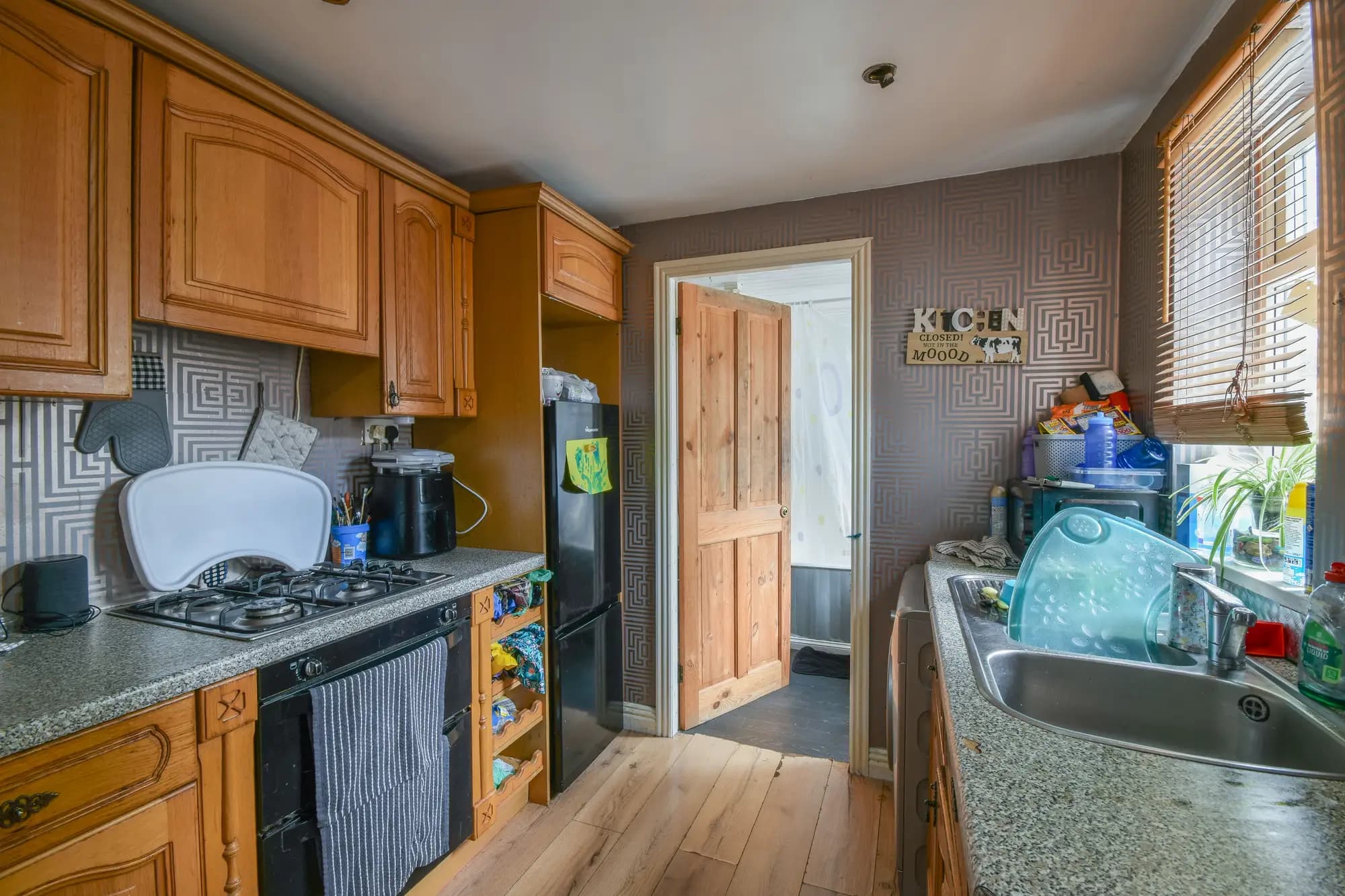 property photo 6 of 16