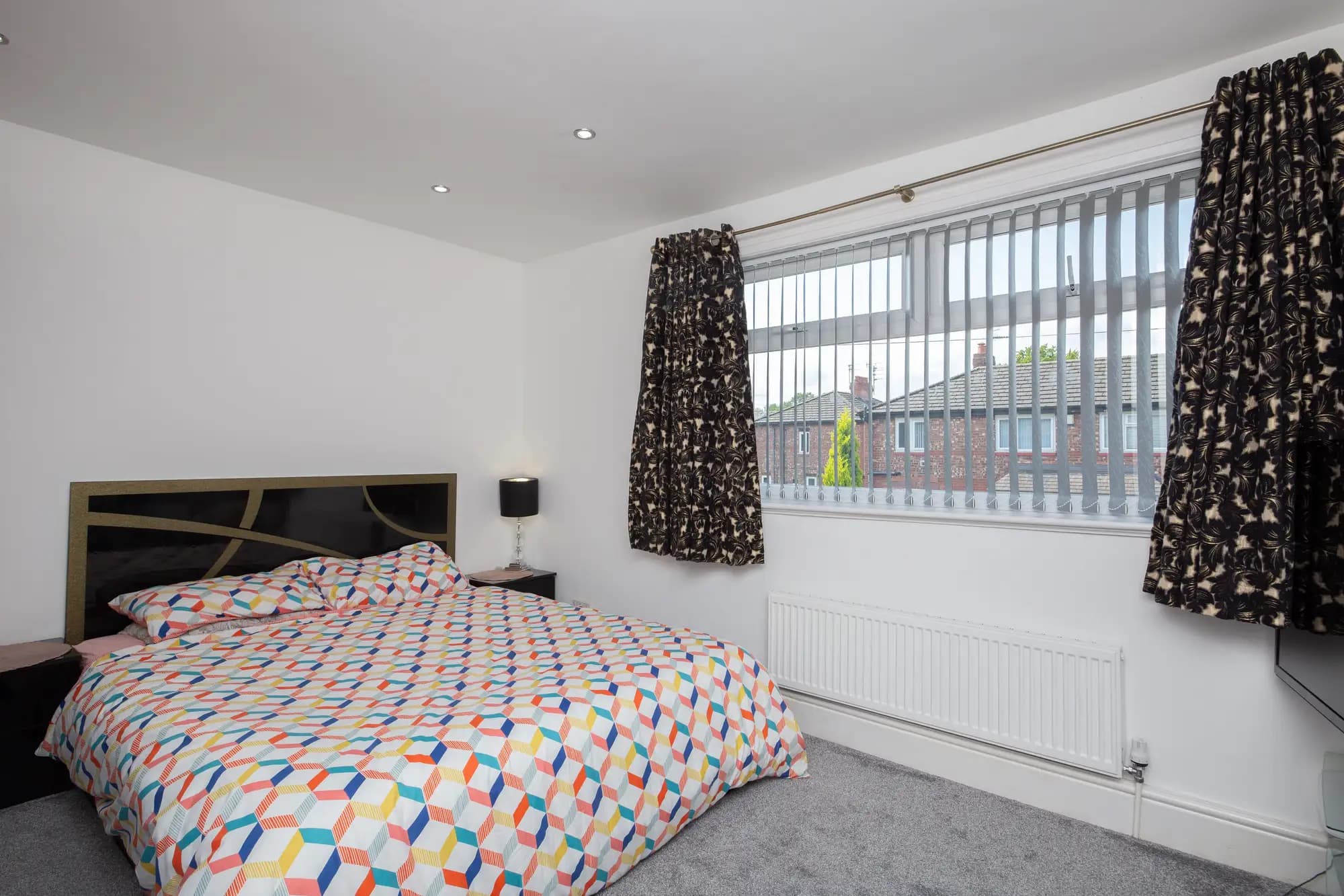 property photo 11 of 27