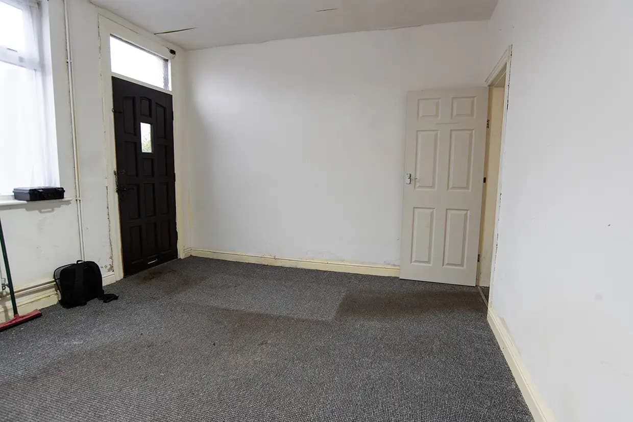 property photo 3 of 30