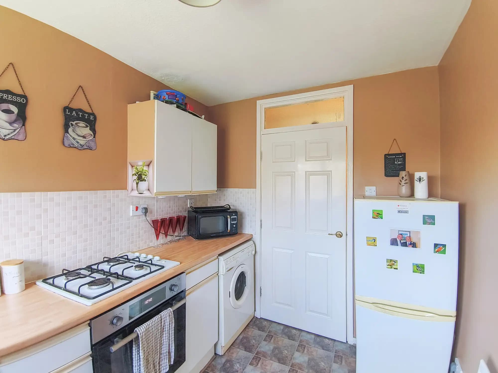 property photo 4 of 15