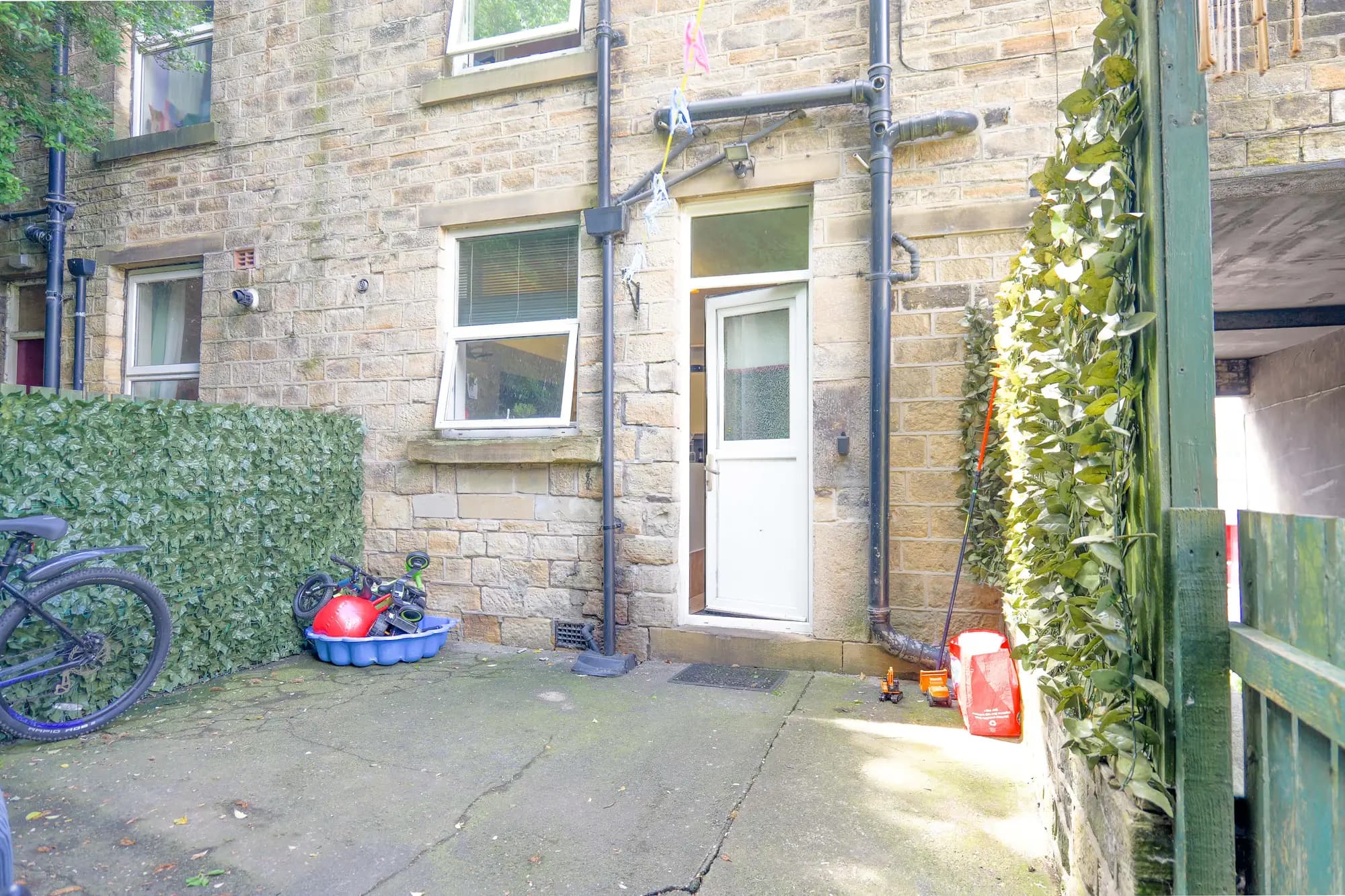 property photo 18 of 20