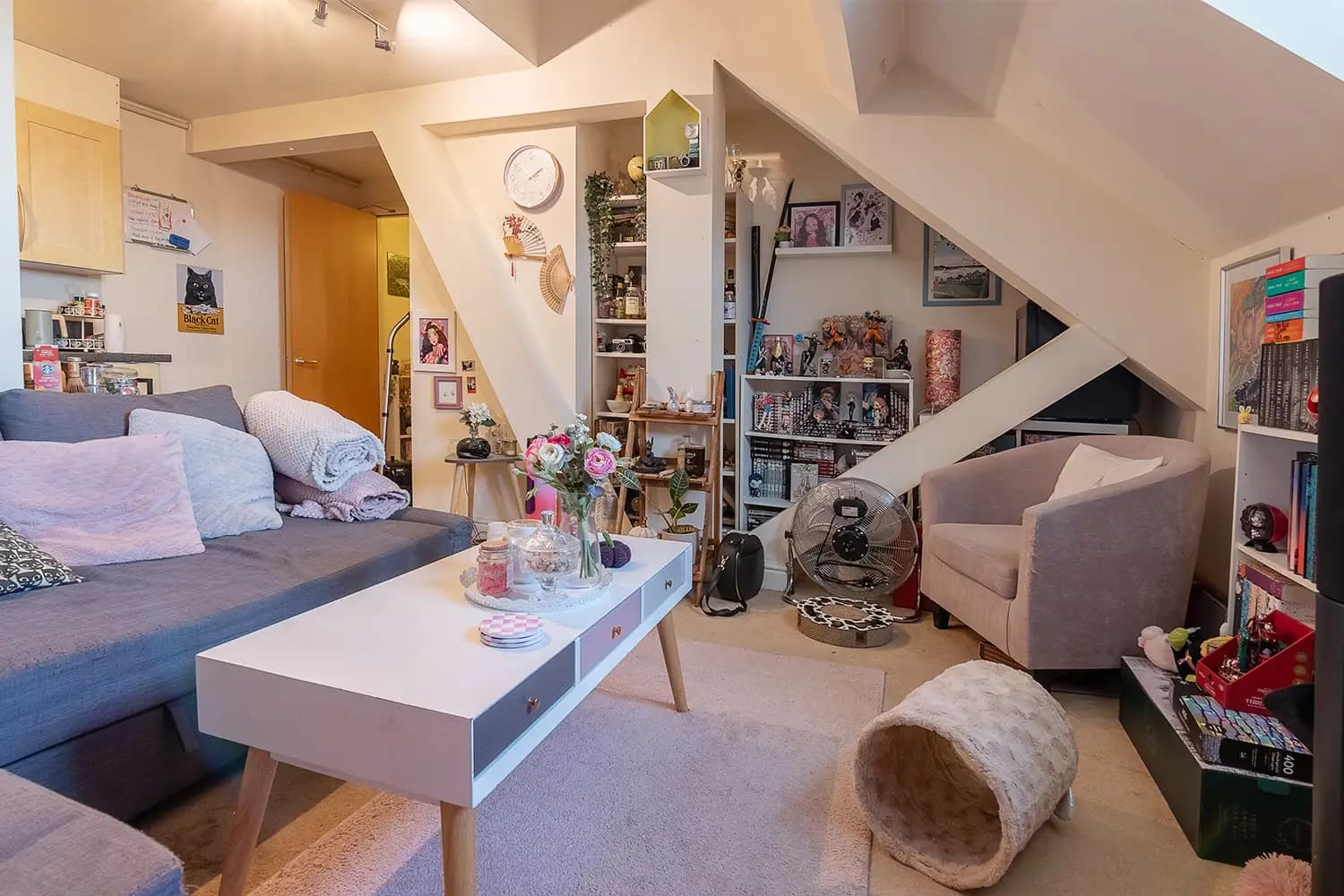 property photo 5 of 28