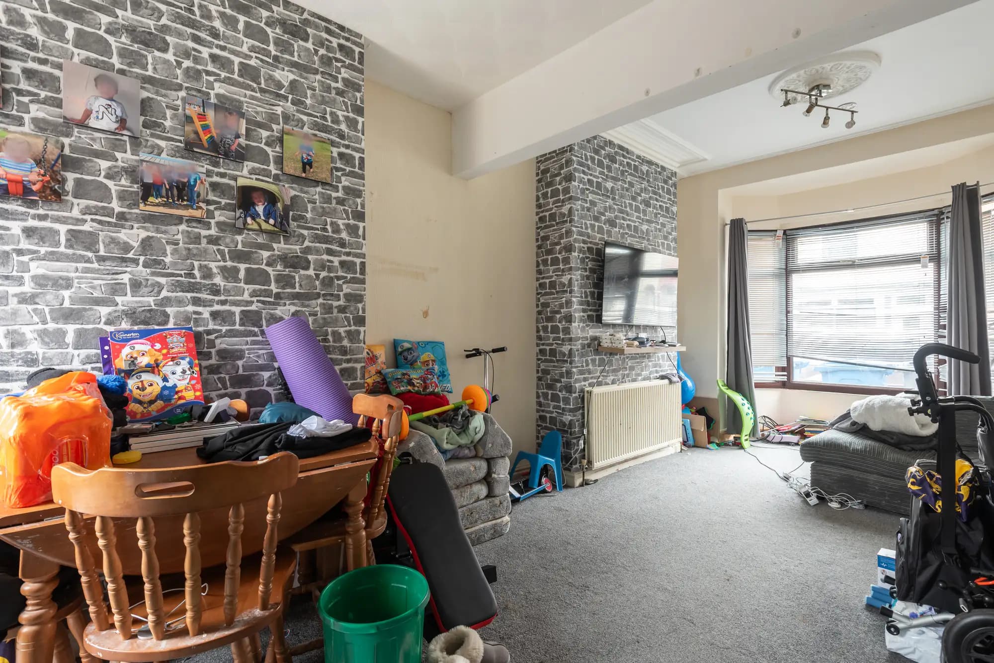 property photo 4 of 17