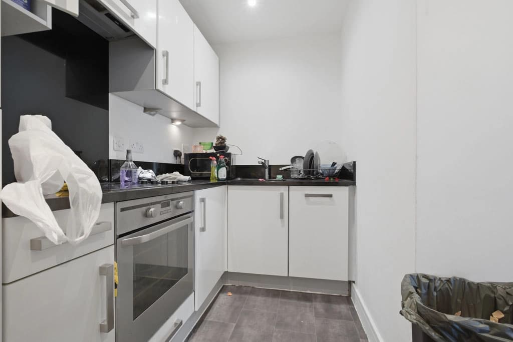 property photo 5 of 16