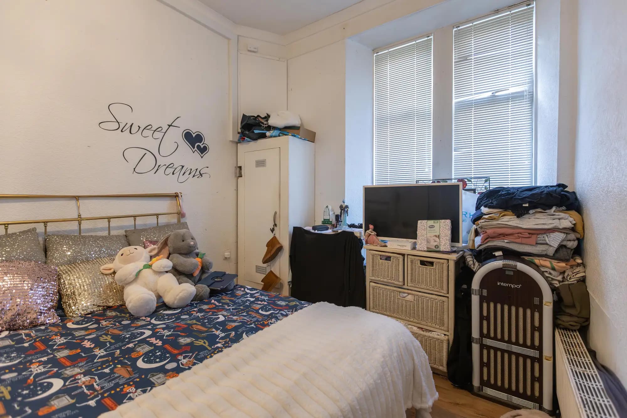 property photo 11 of 18