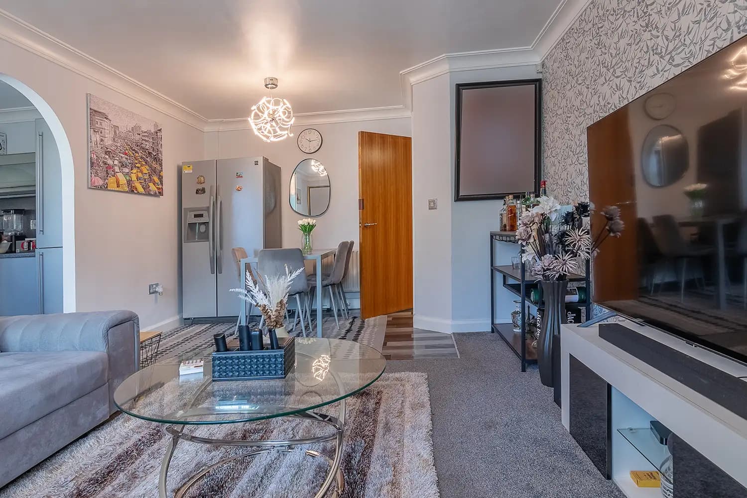 property photo 5 of 28