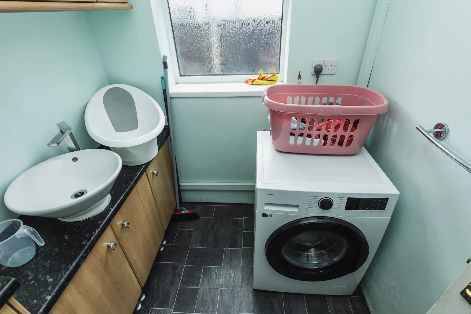 property photo 12 of 34