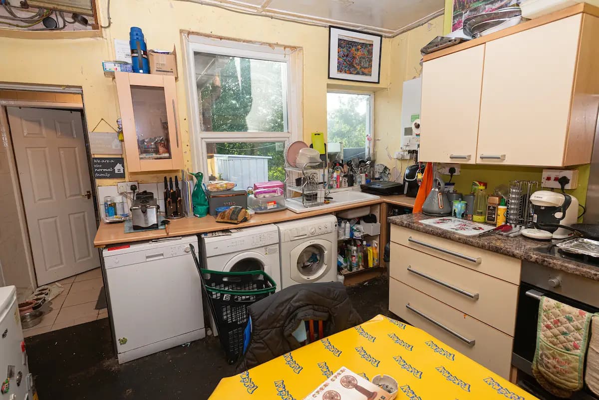 property photo 5 of 19
