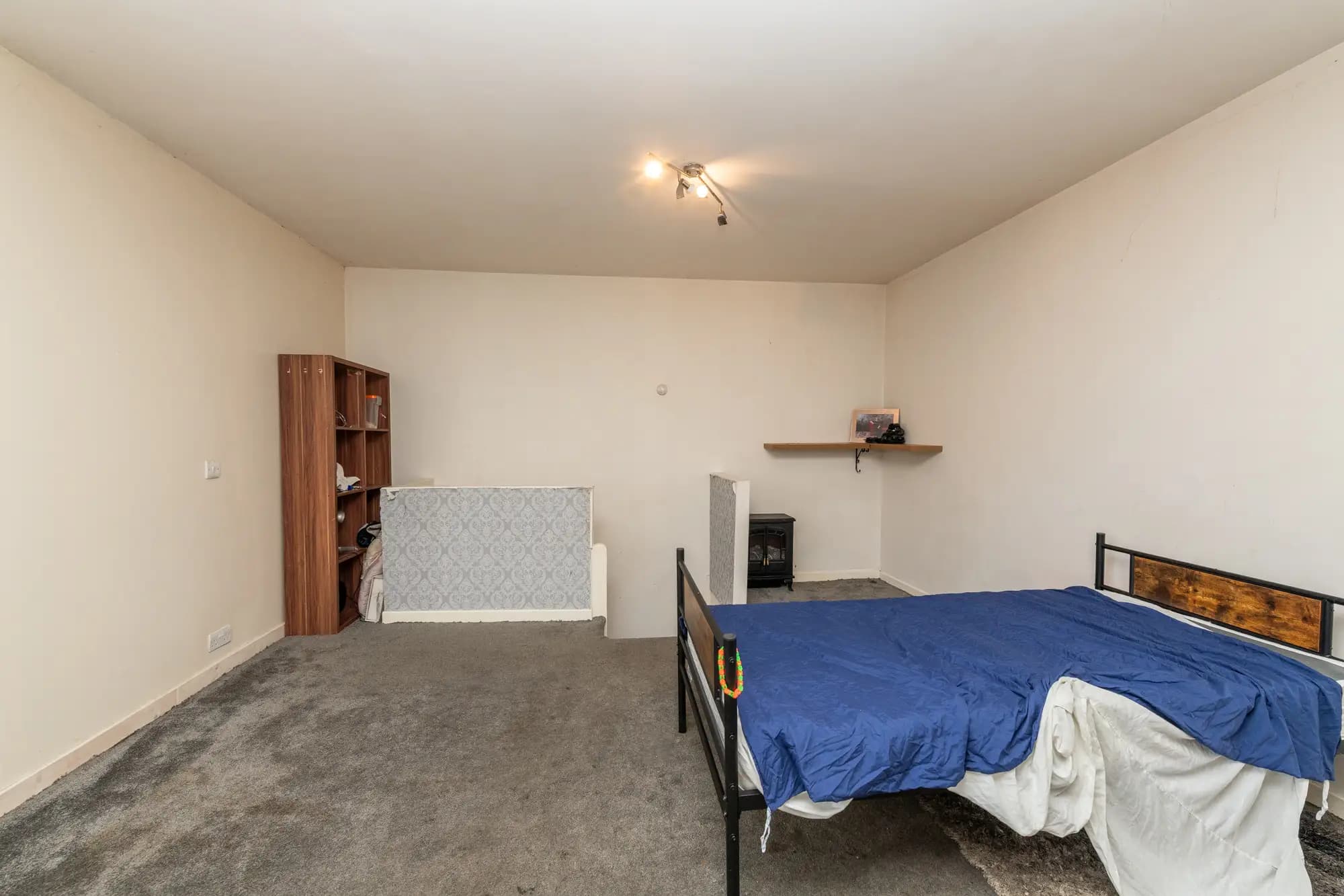 property photo 16 of 26