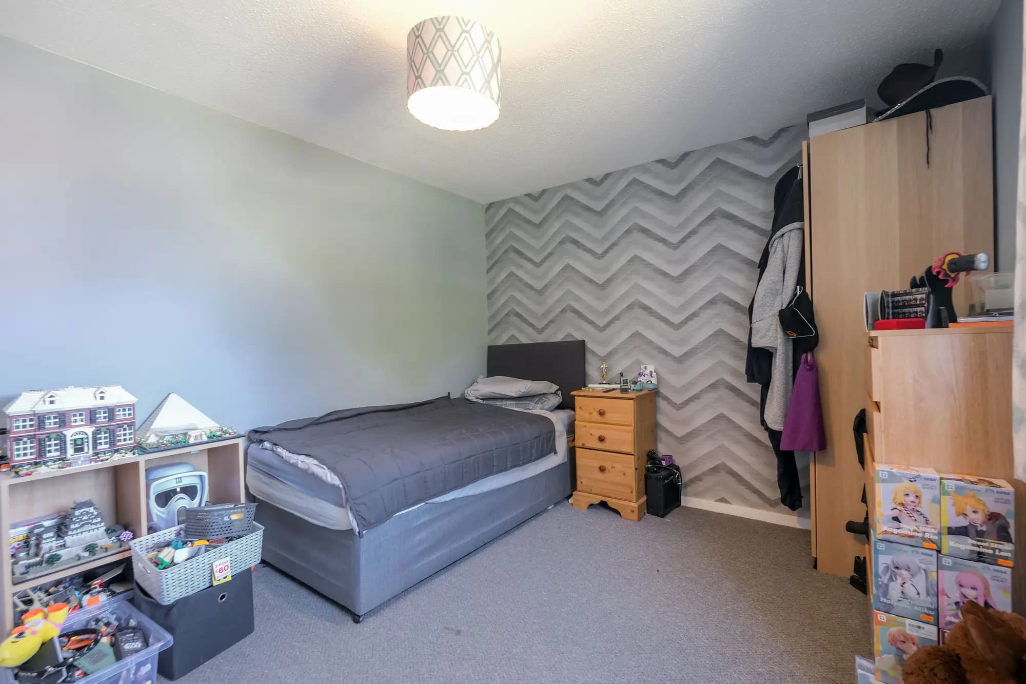 property photo 12 of 17