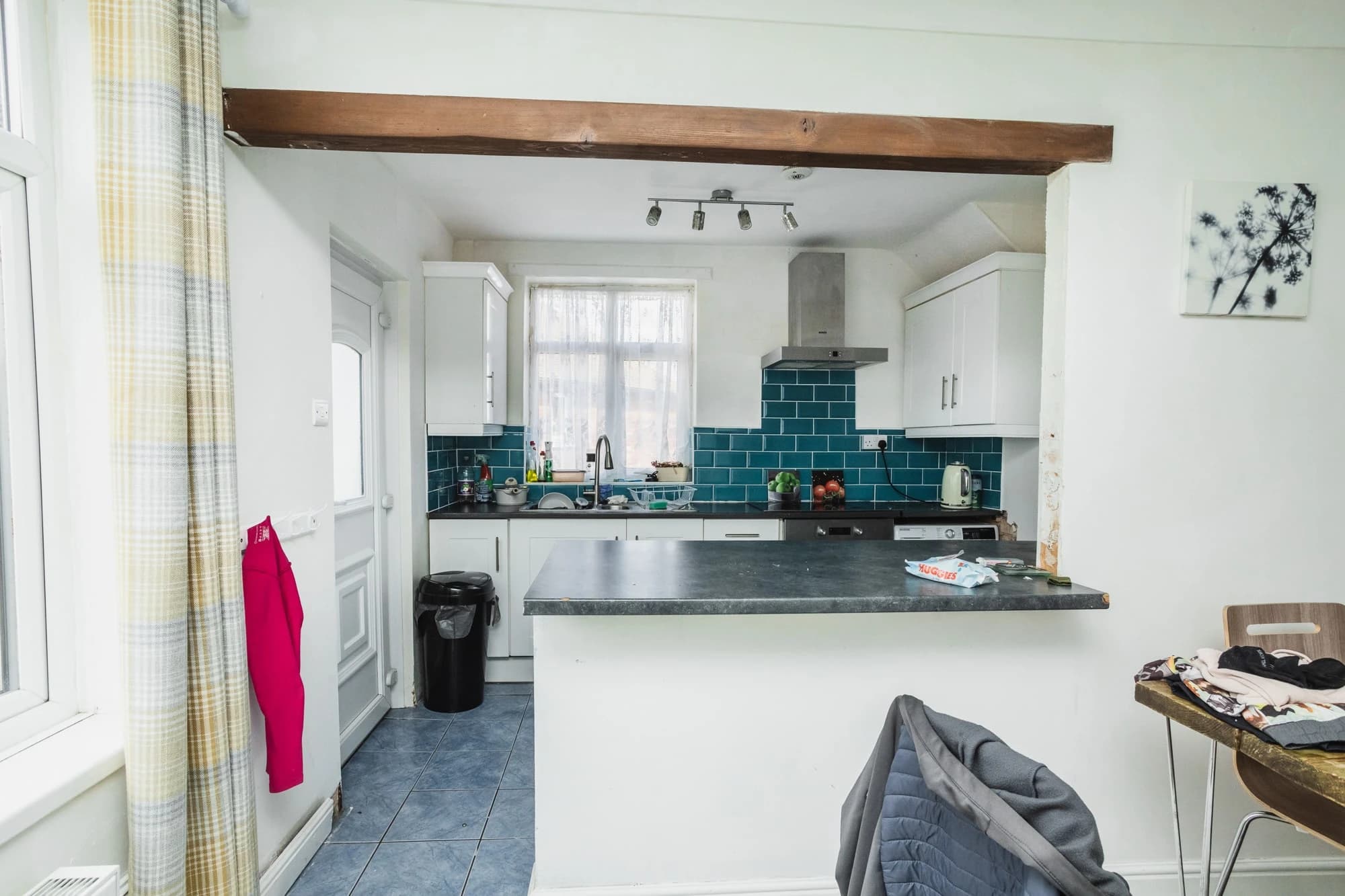 property photo 8 of 32