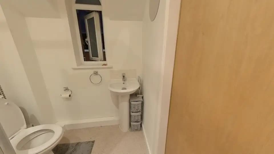 property photo 9 of 26
