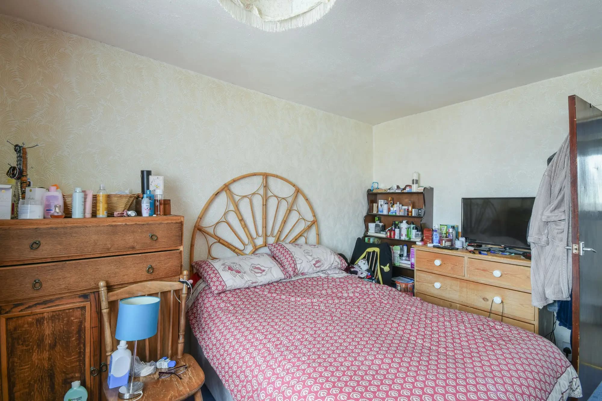 property photo 8 of 15