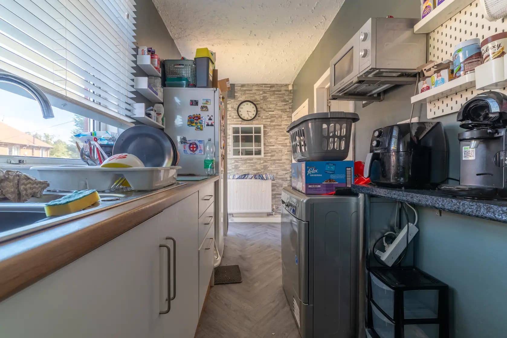 property photo 5 of 18