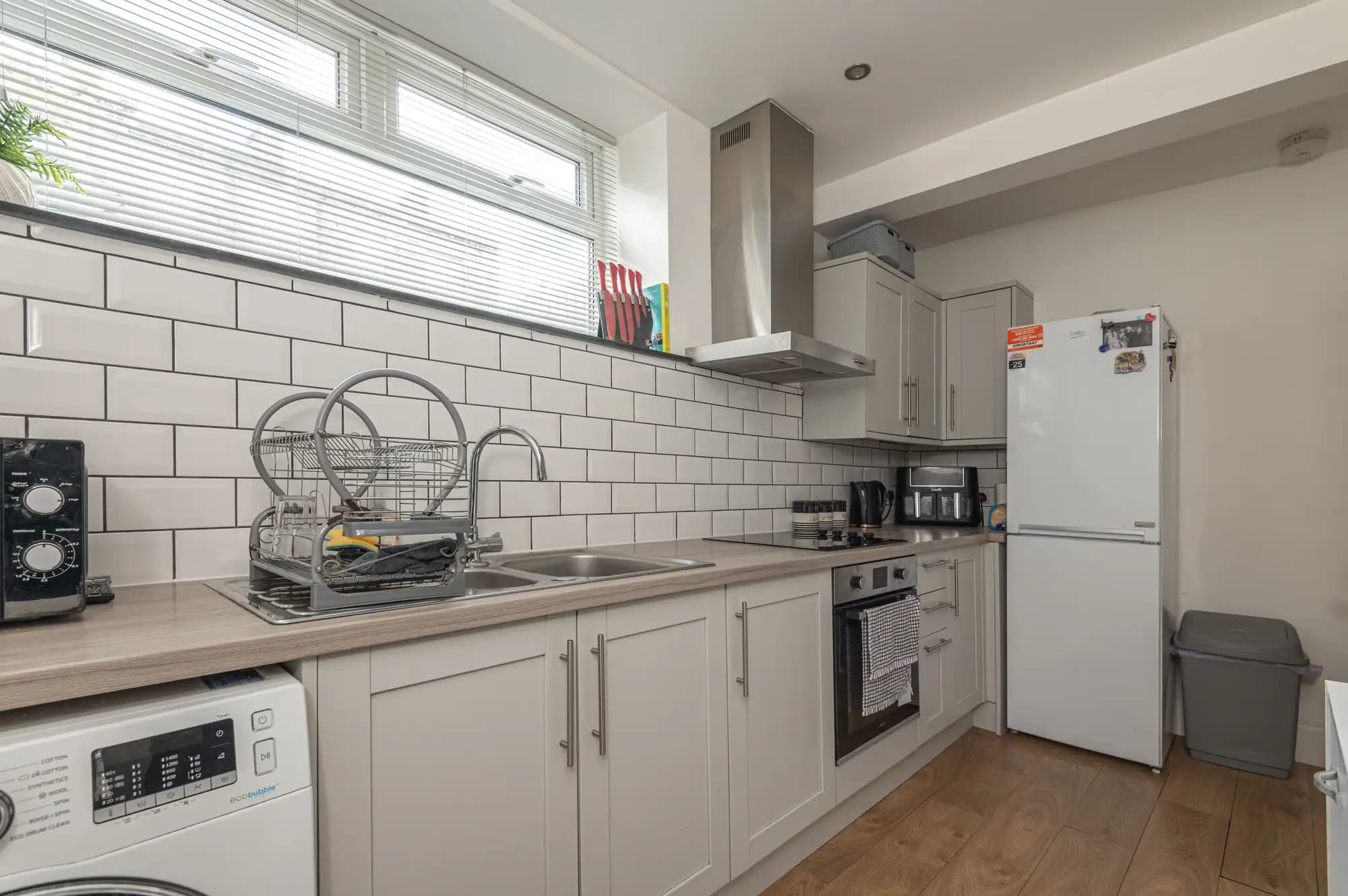 property photo 5 of 19