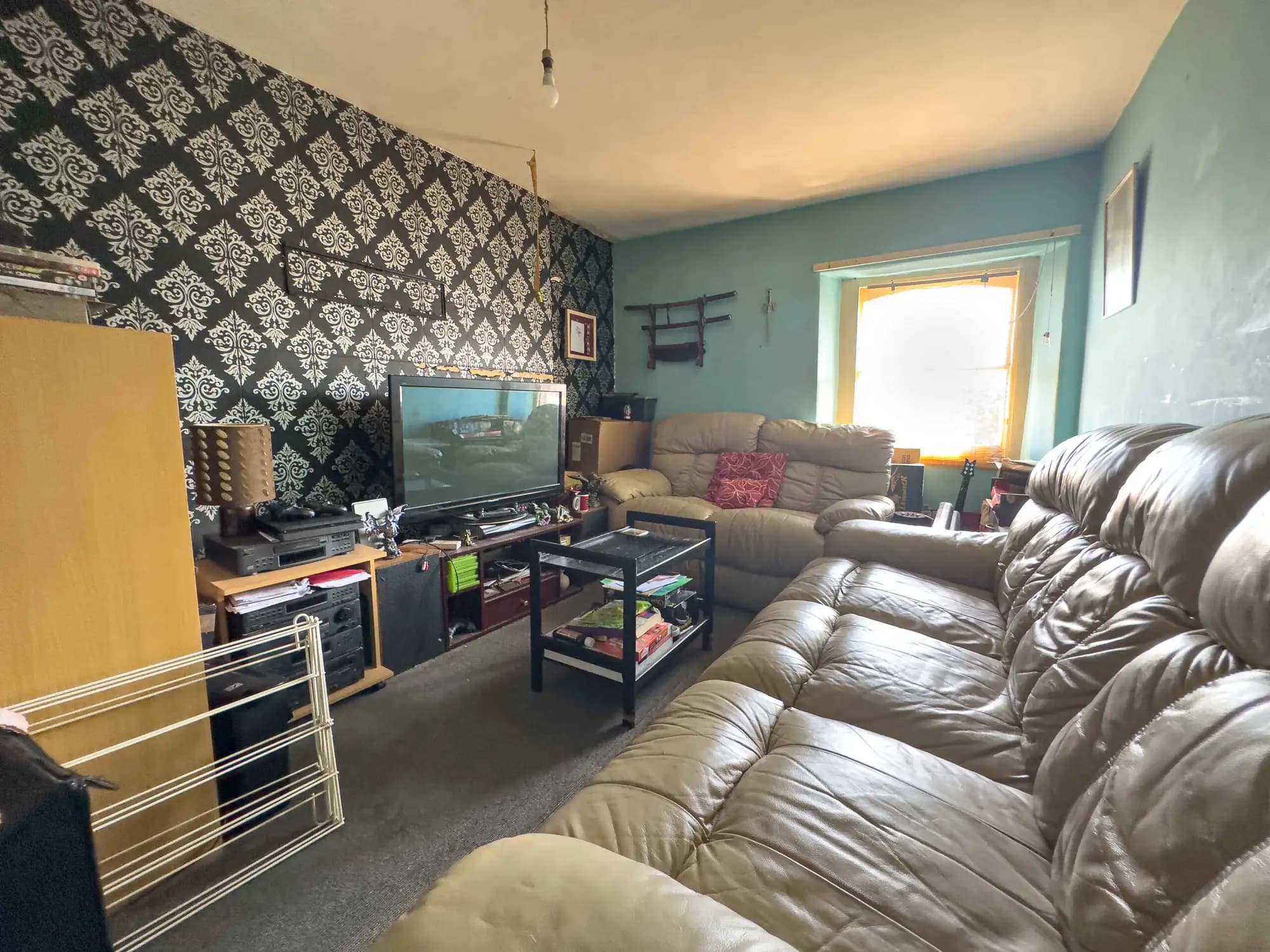 property photo 4 of 16