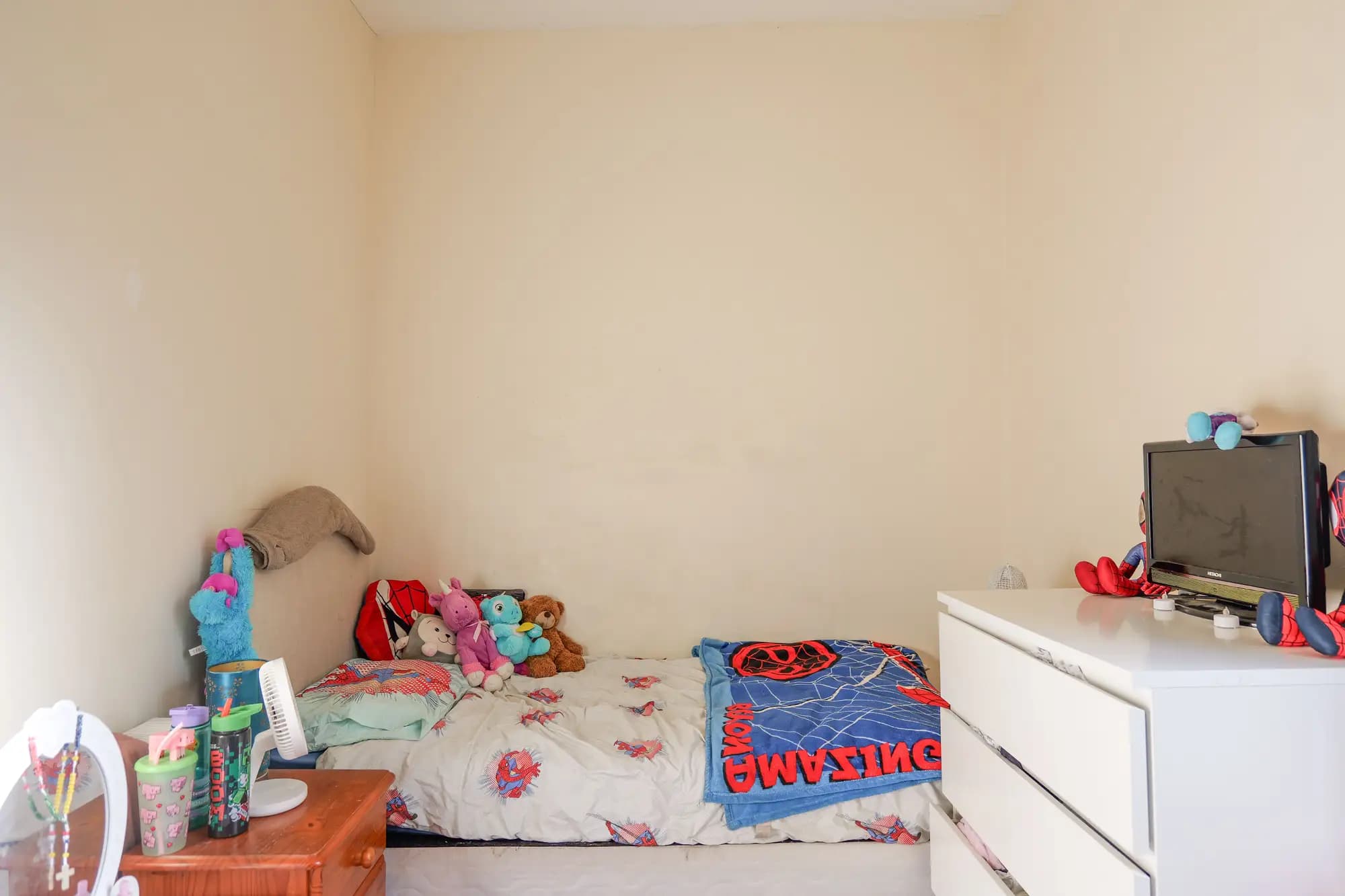 property photo 9 of 18