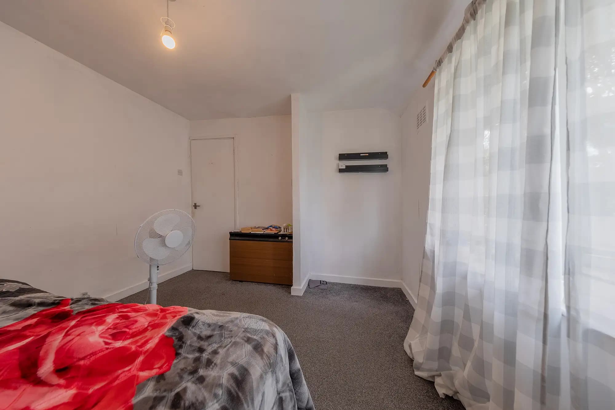 property photo 13 of 19