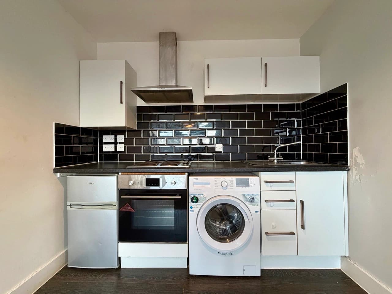 property photo 5 of 18