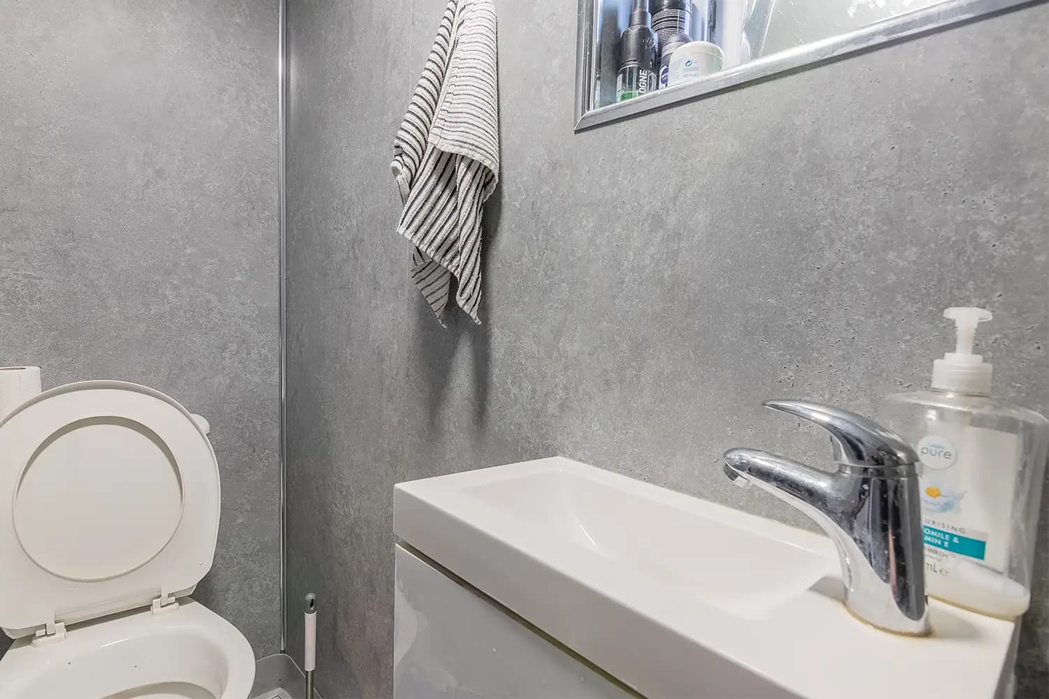 property photo 13 of 42