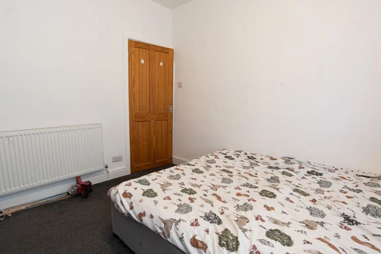 property photo 13 of 27