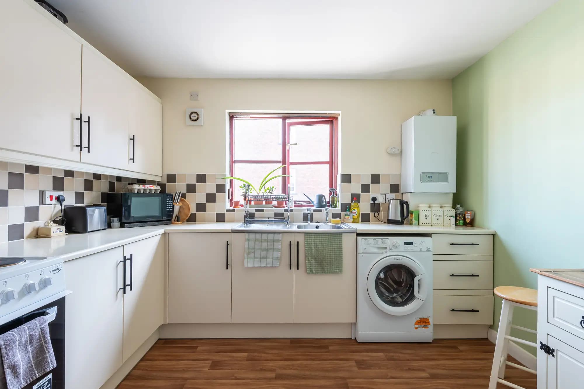 property photo 5 of 17