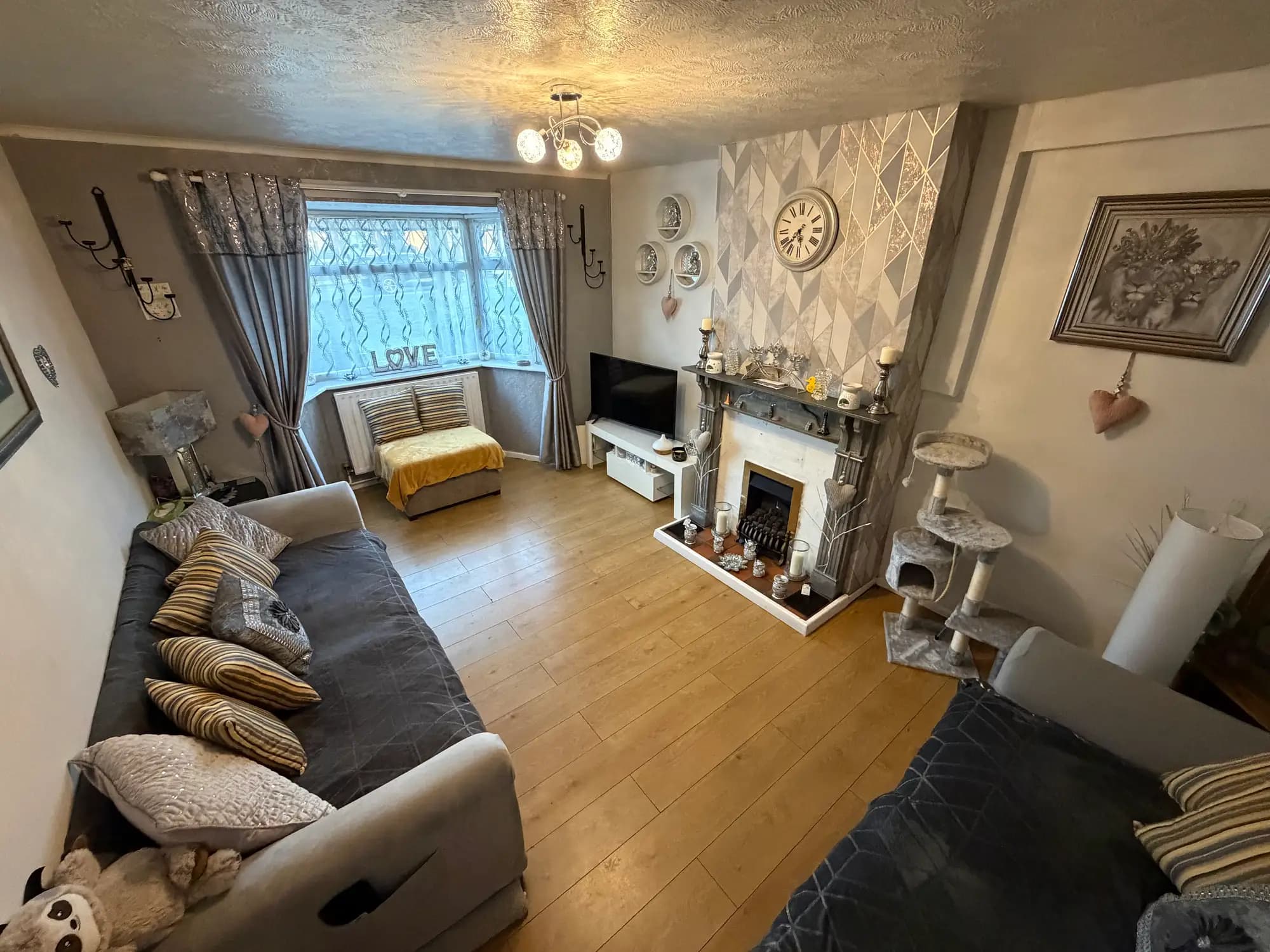 property photo 3 of 19