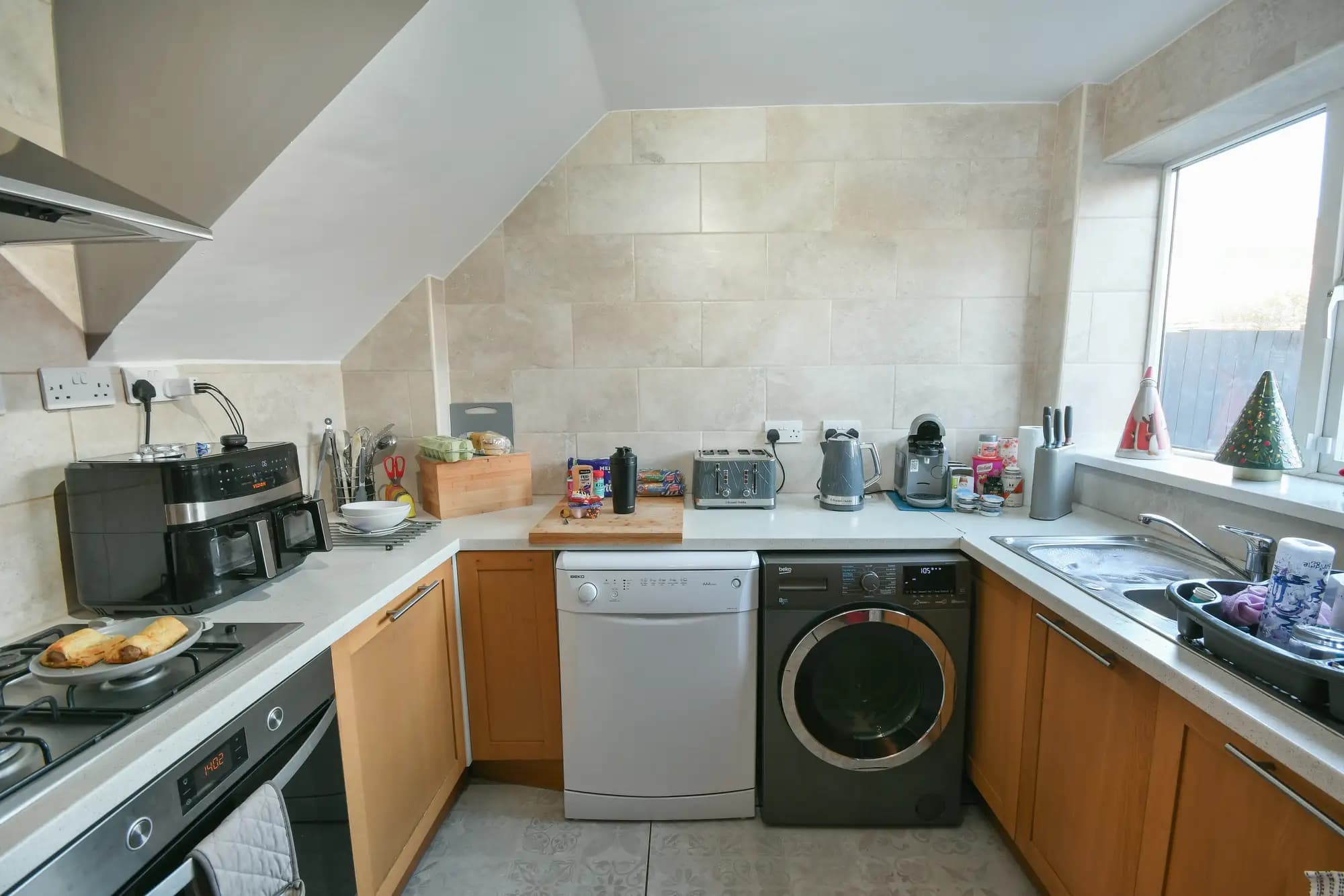 property photo 4 of 19