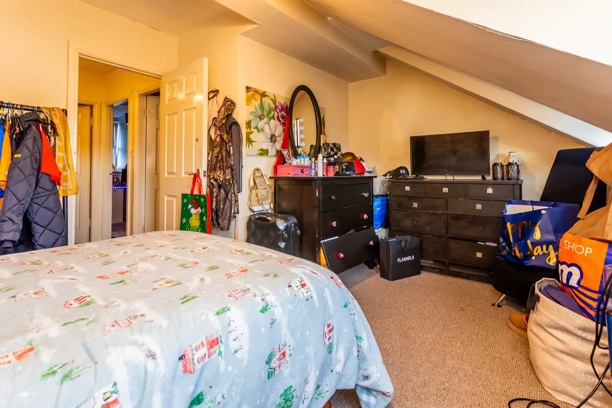 property photo 13 of 18
