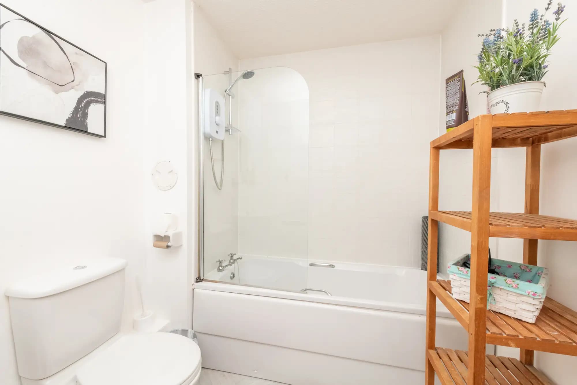 property photo 11 of 32