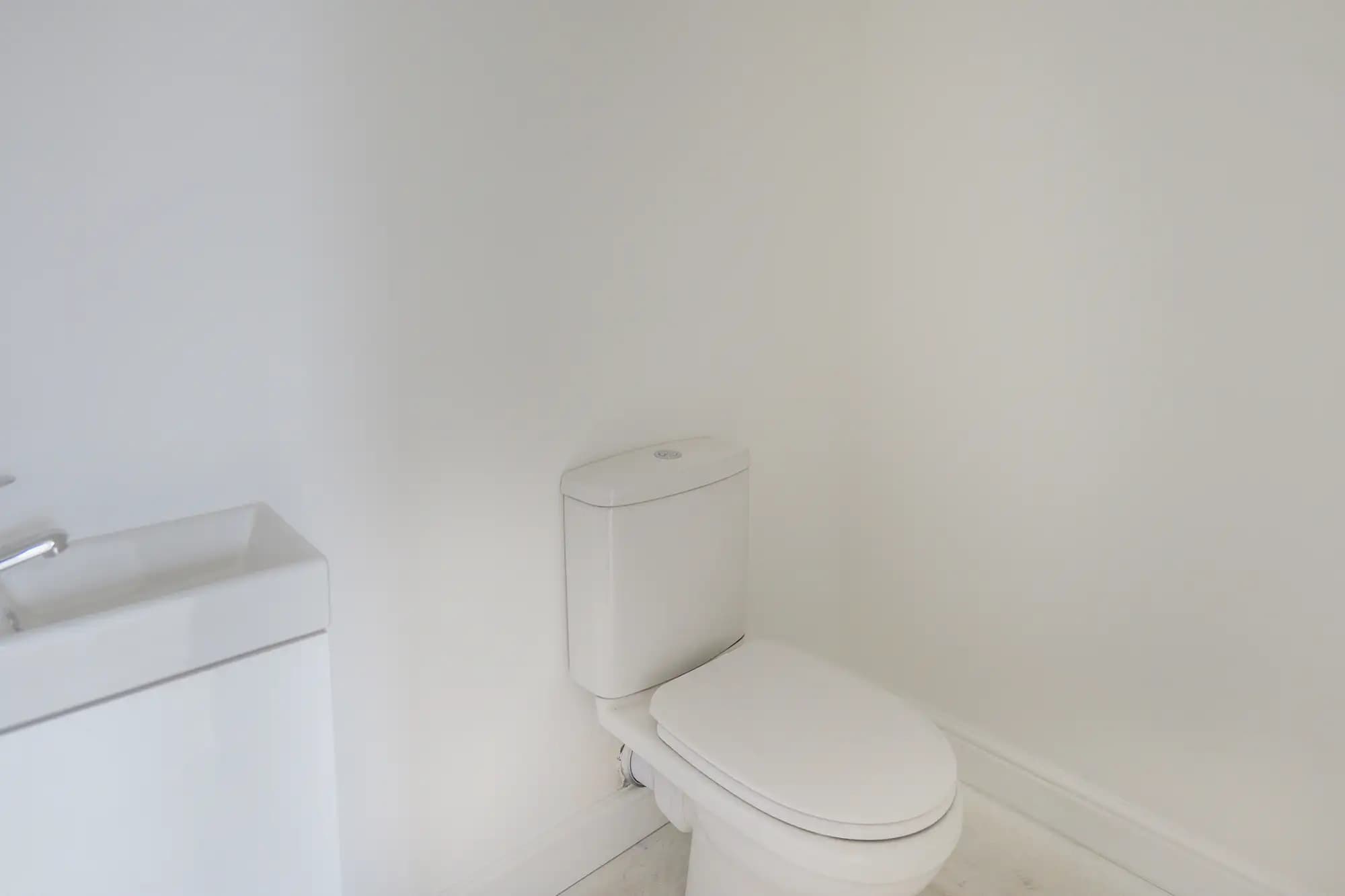 property photo 8 of 20