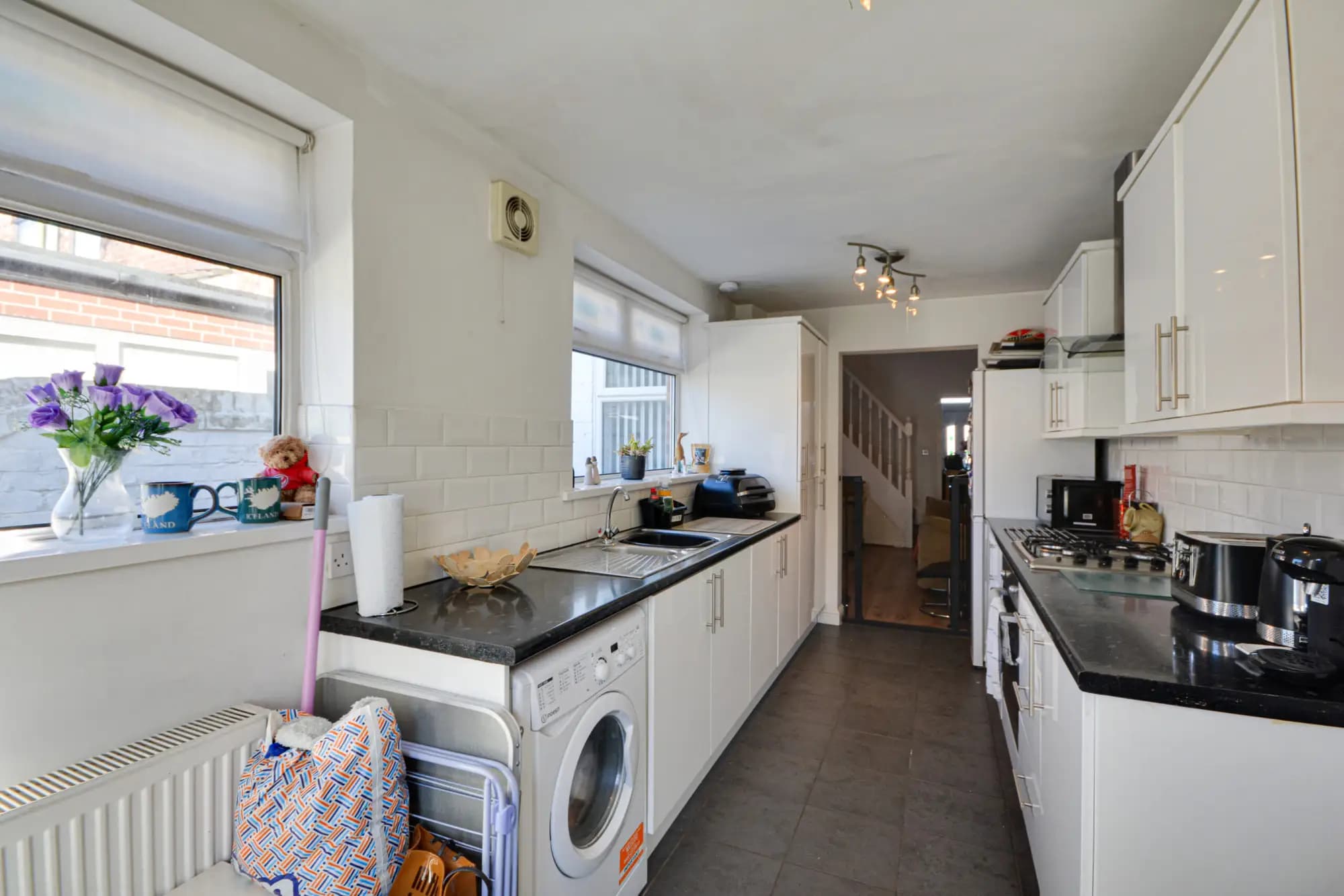 property photo 6 of 9