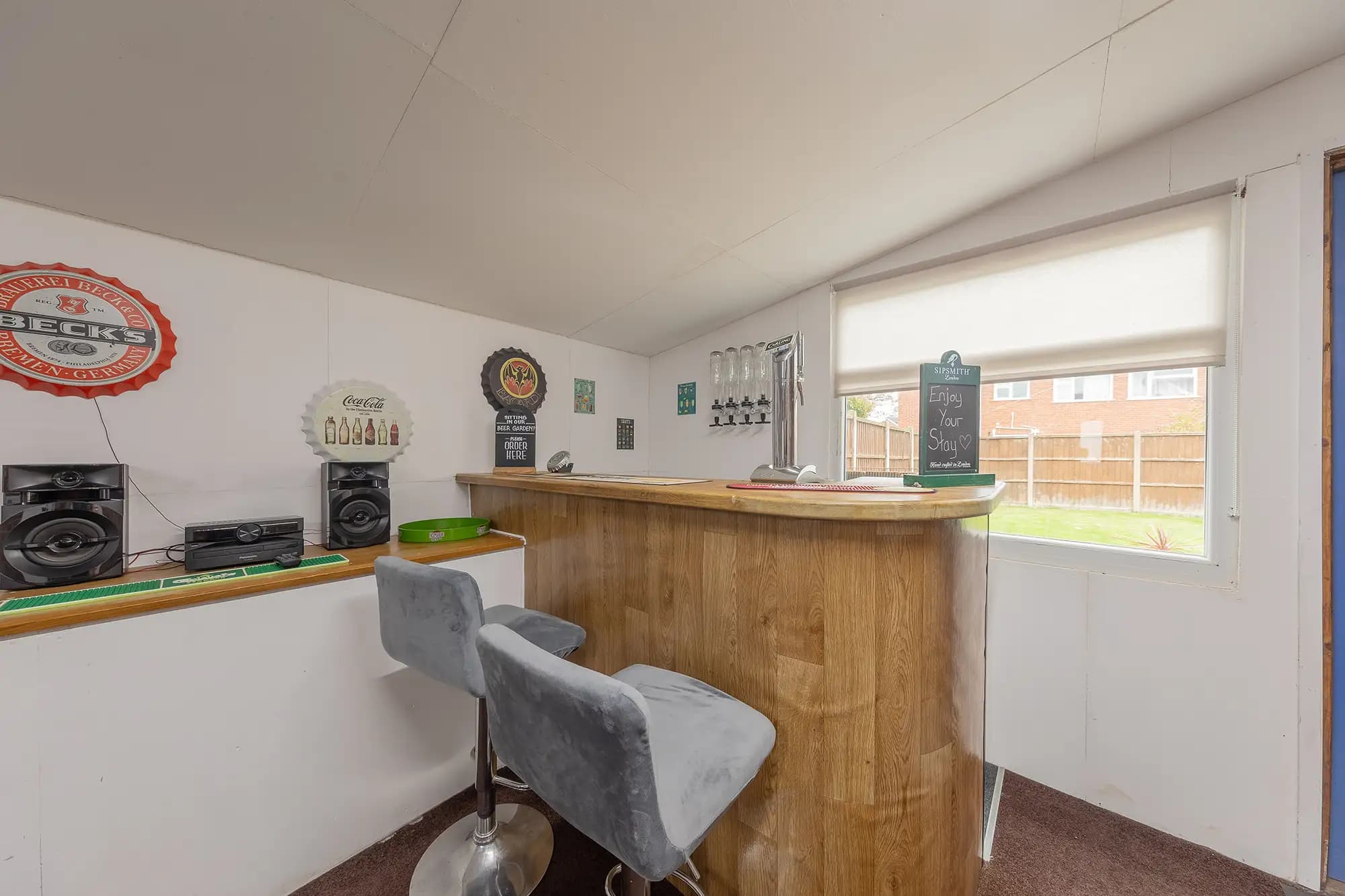 property photo 21 of 32