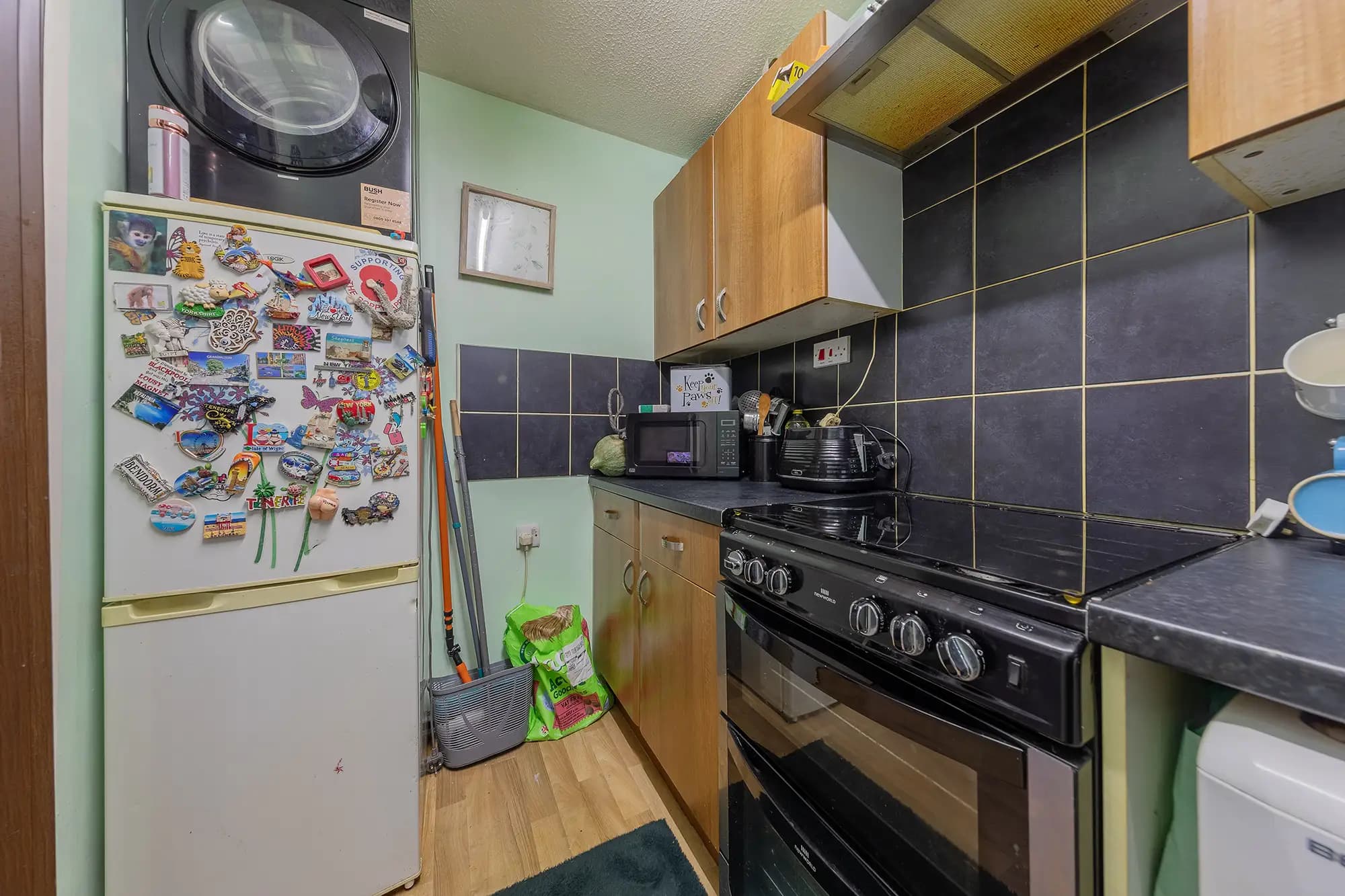 property photo 8 of 17