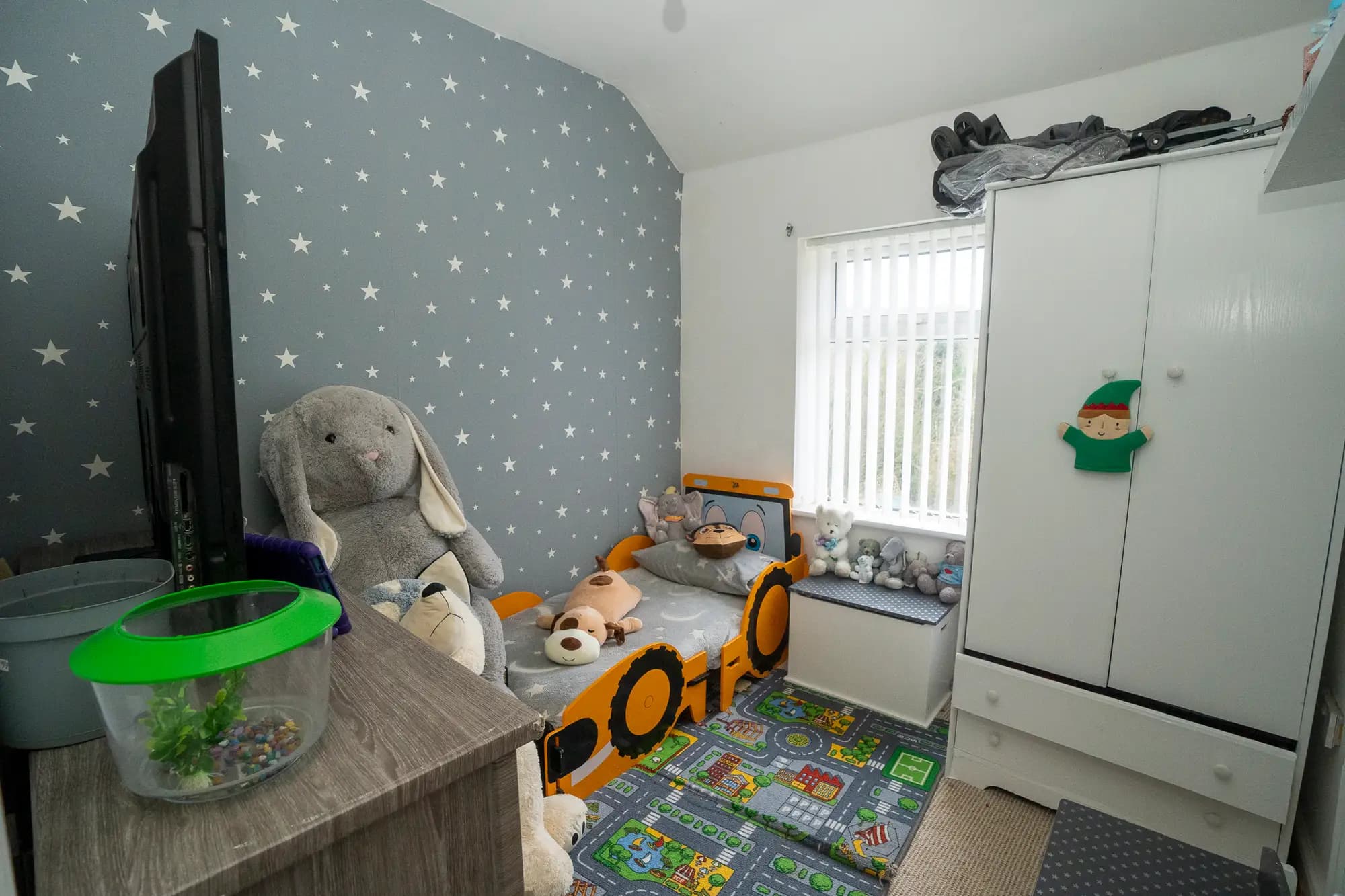 property photo 11 of 15
